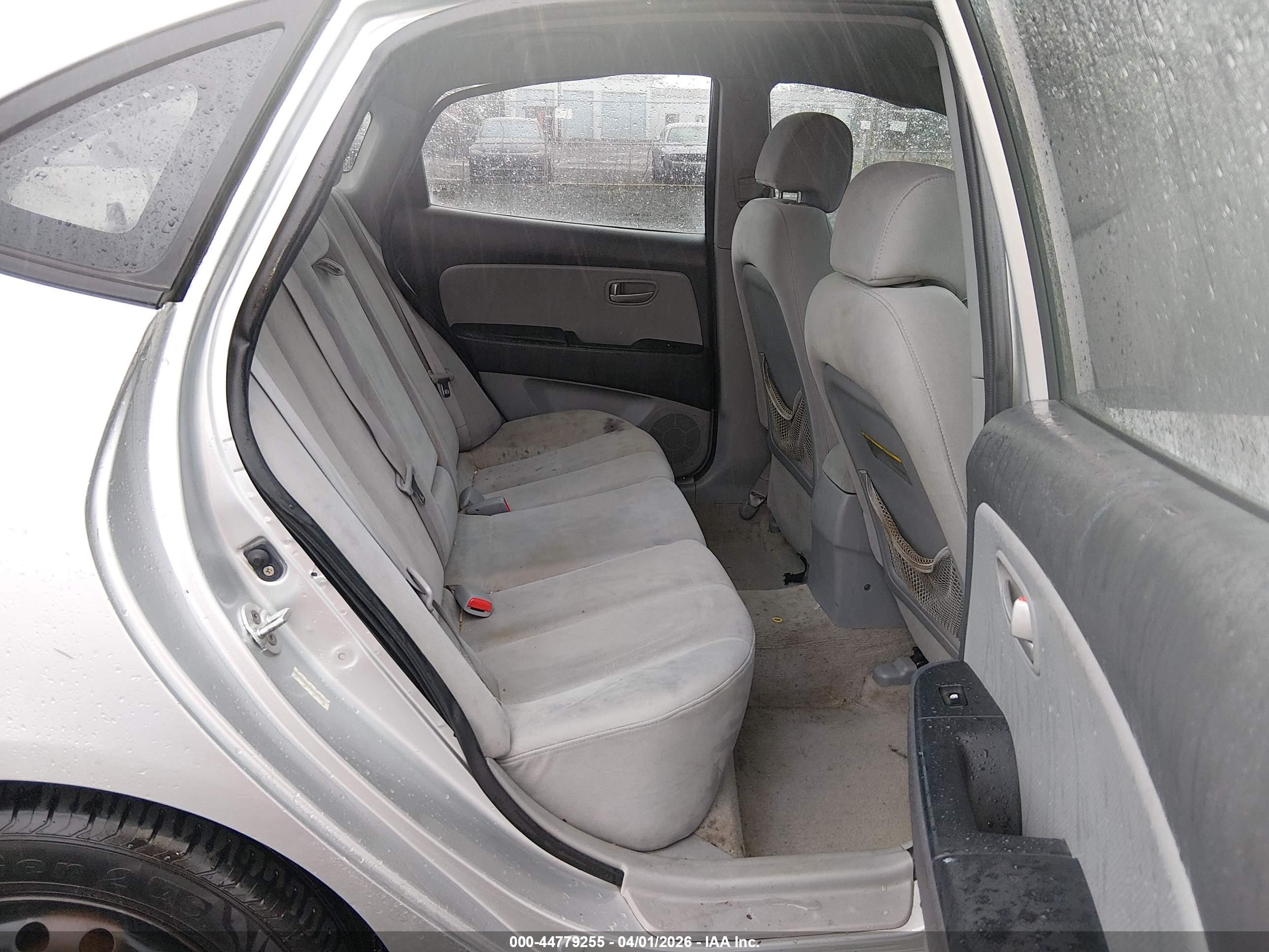 HYUNDAI ELANTRA image 8