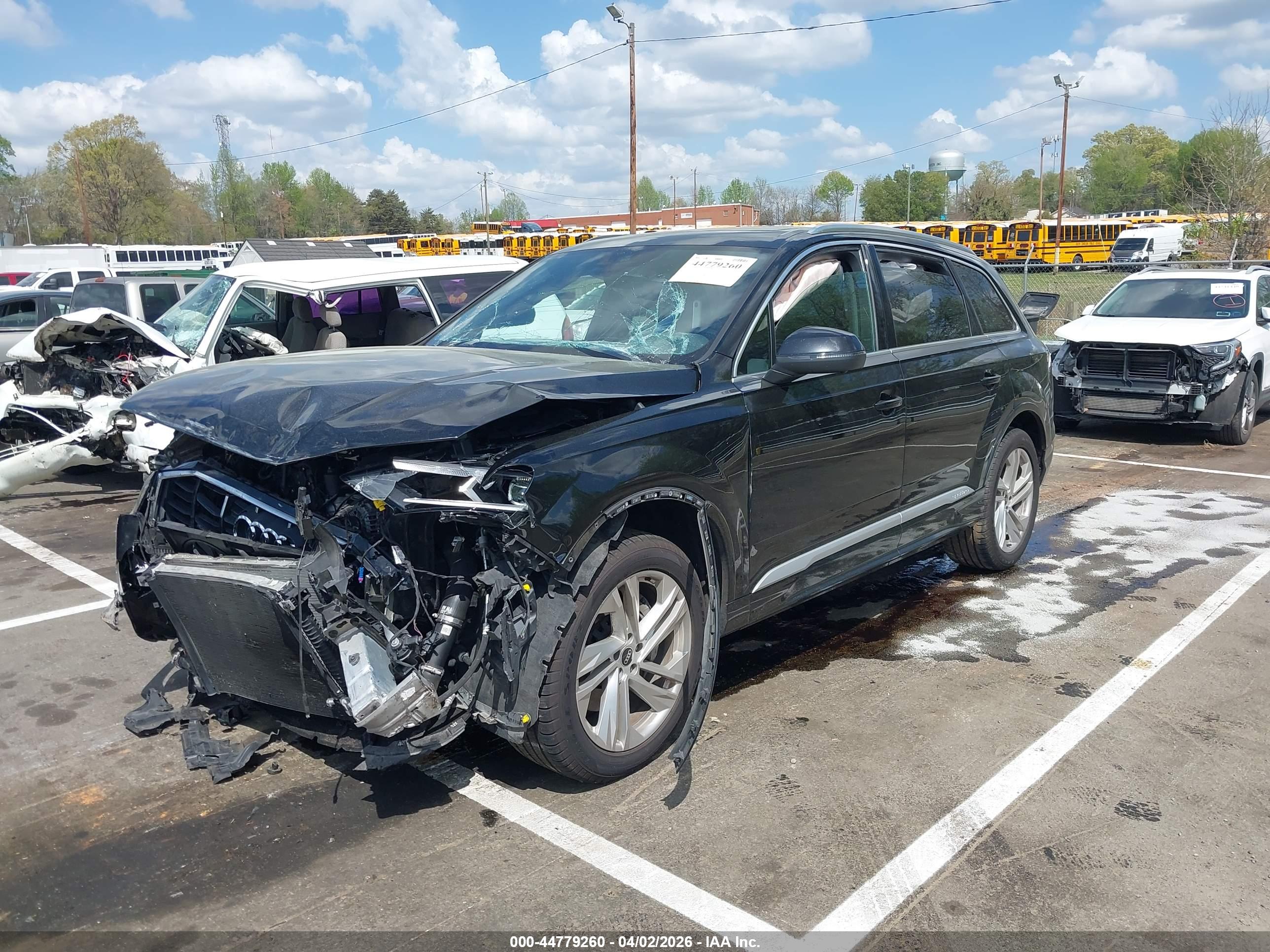 AUDI Q7 image 2