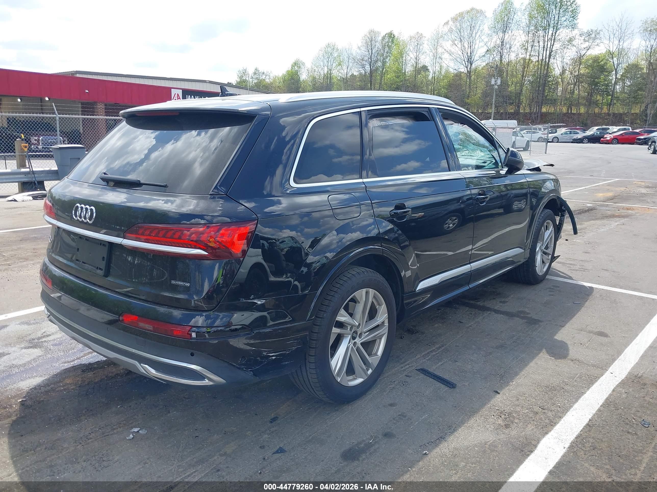 AUDI Q7 image 4