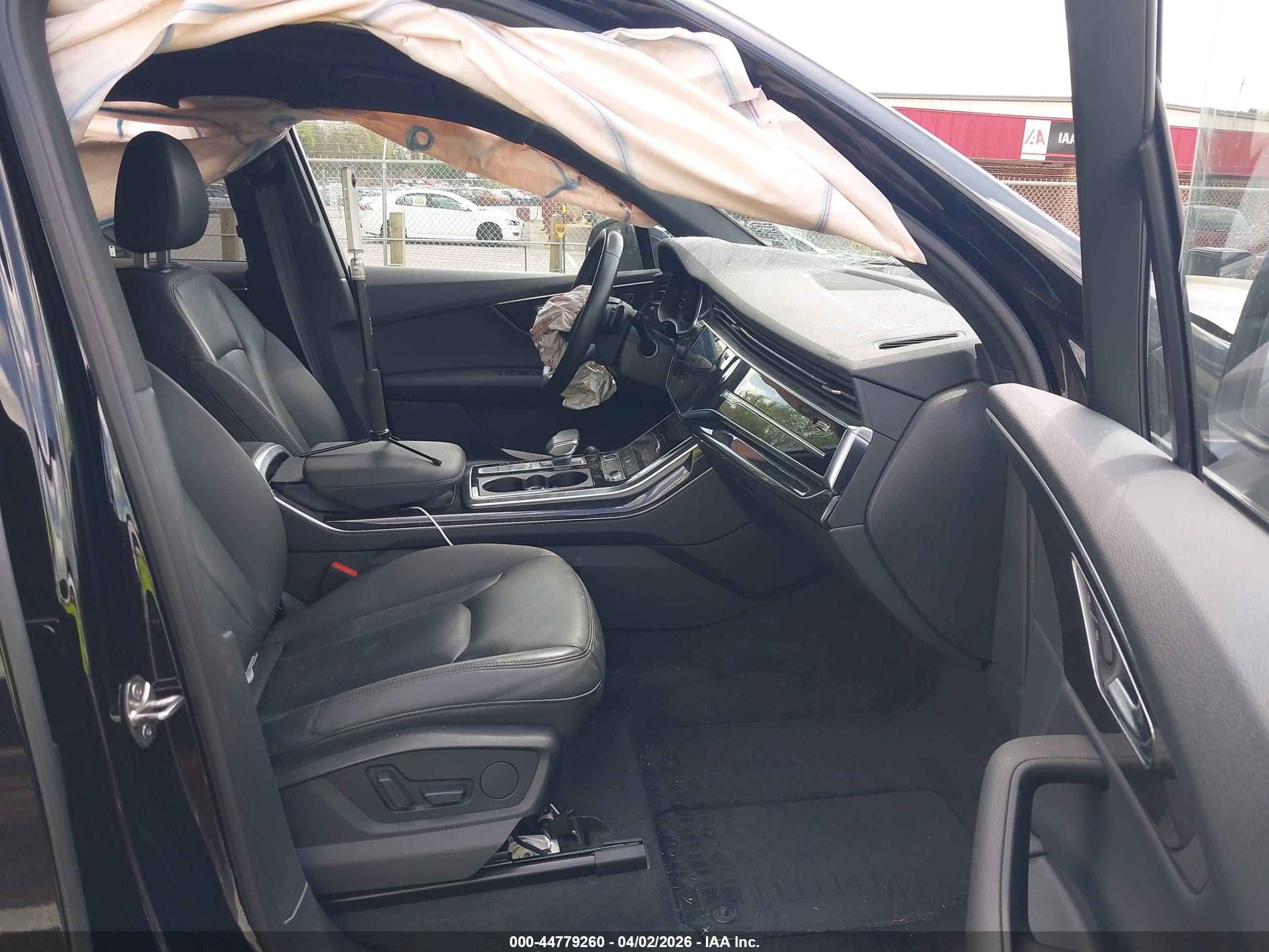 AUDI Q7 image 5
