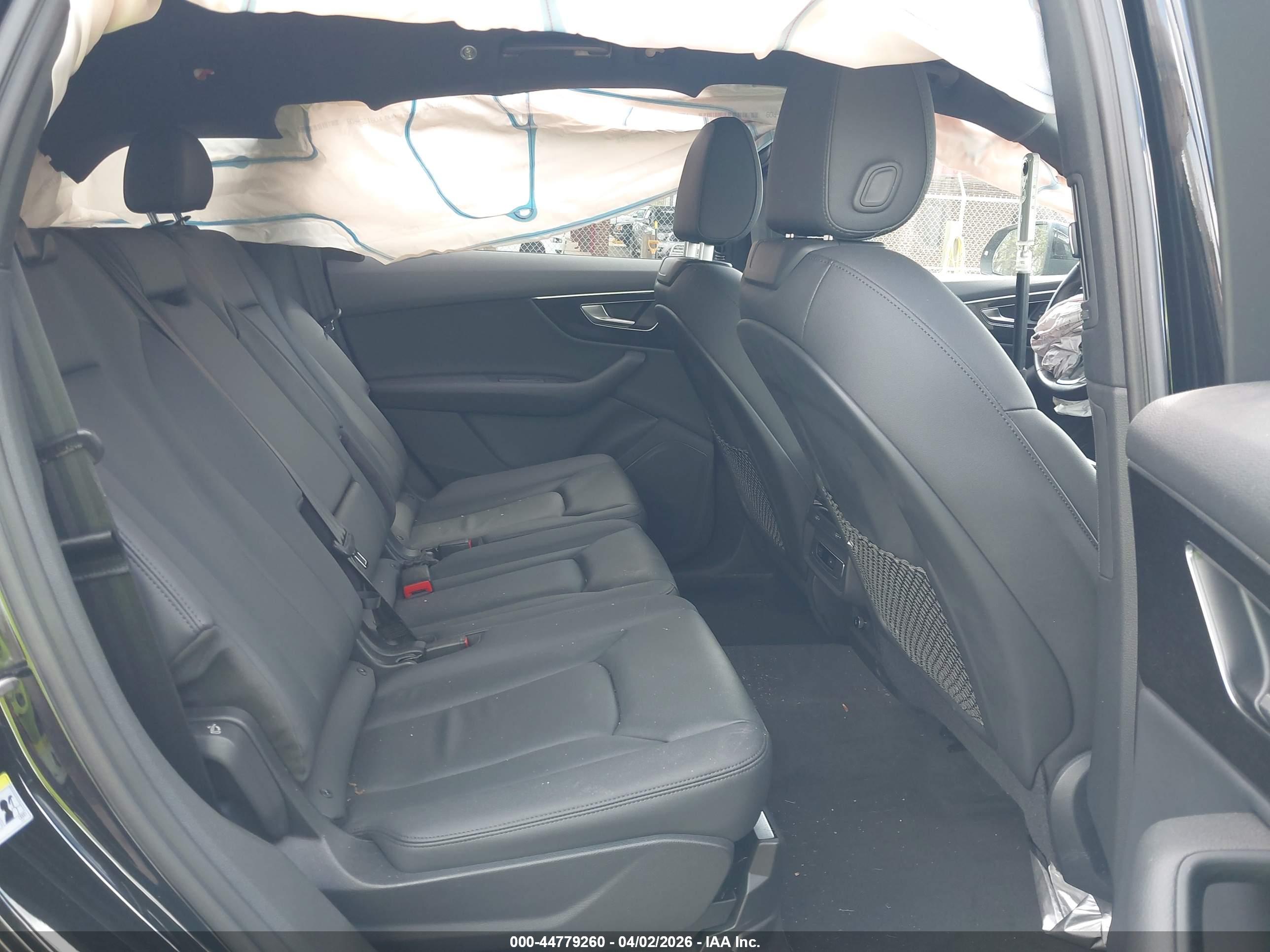 AUDI Q7 image 8