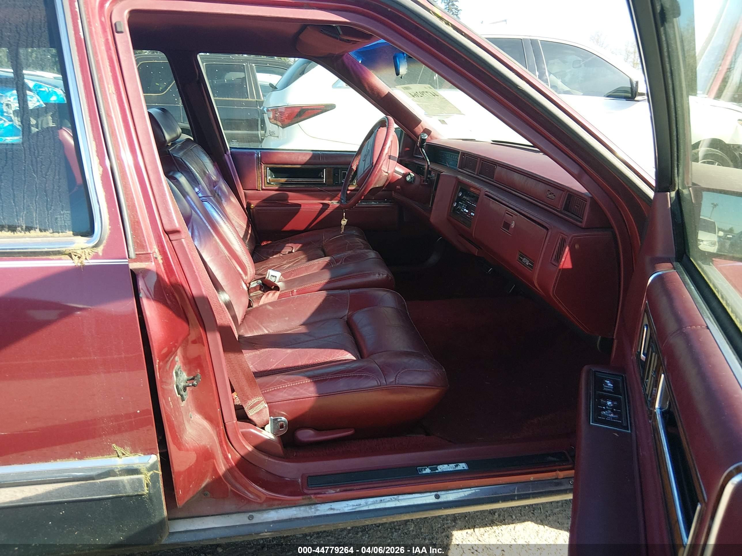 CADILLAC DEVILLE image 5