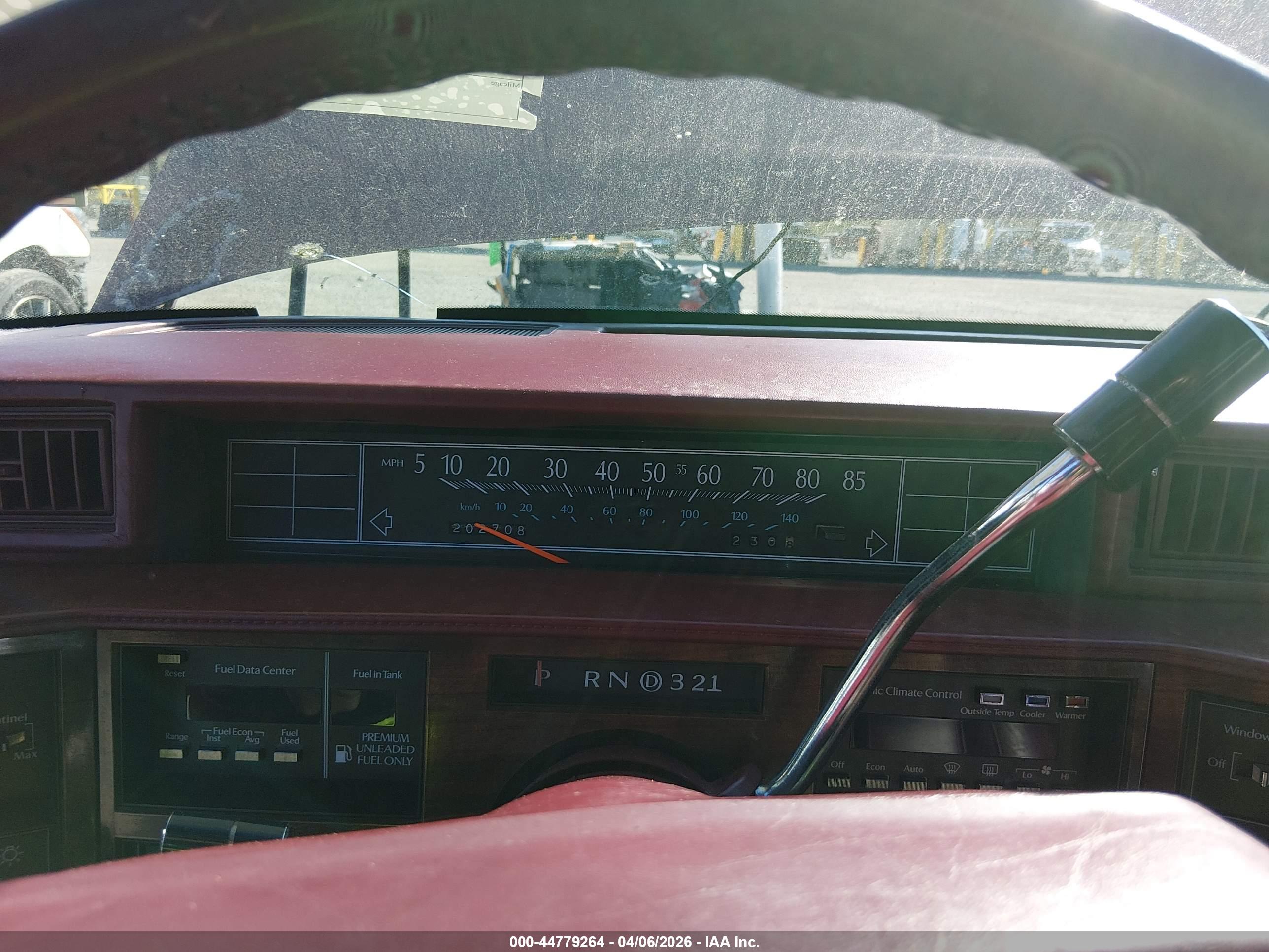 CADILLAC DEVILLE image 7