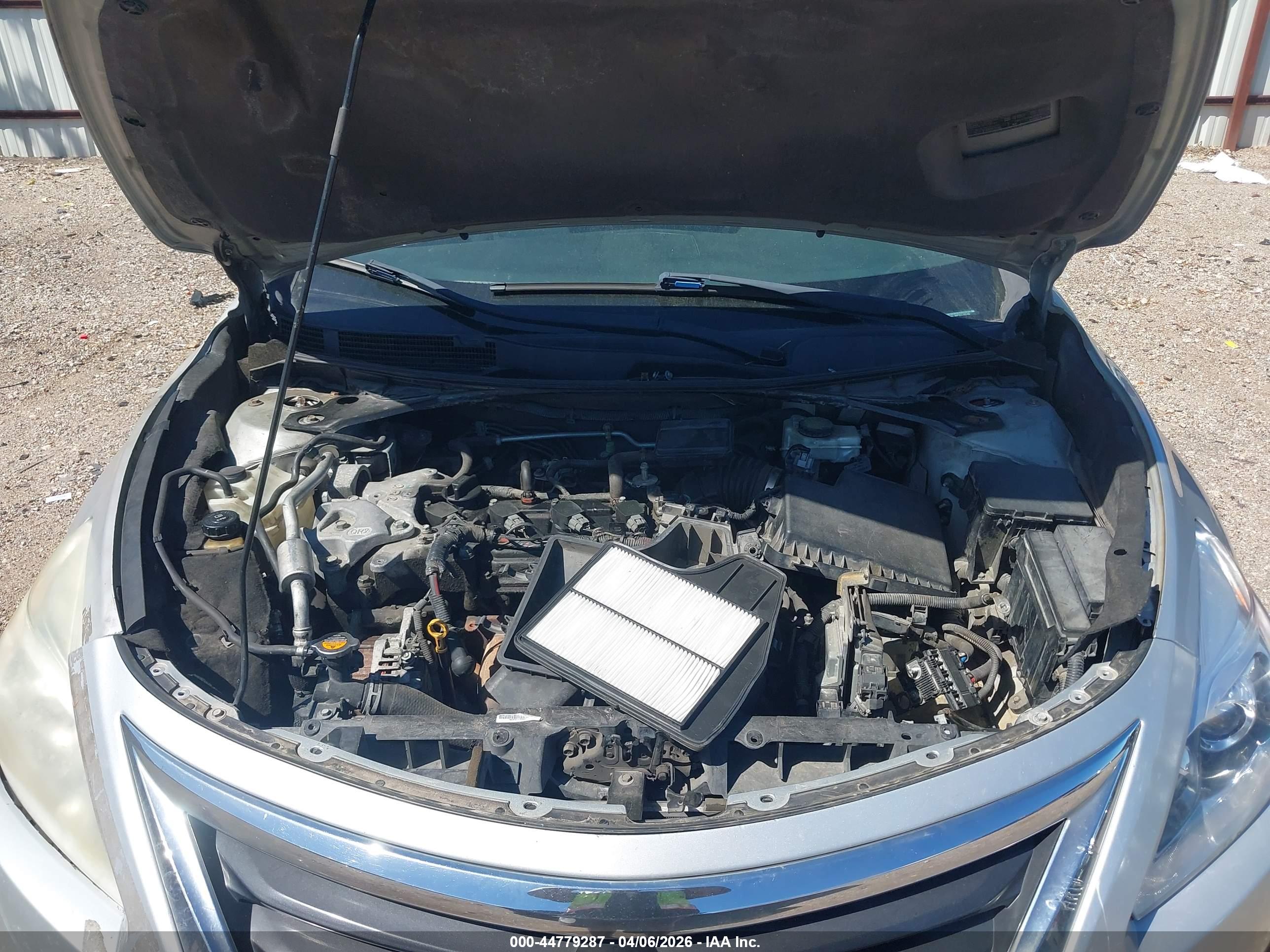 NISSAN ALTIMA image 10