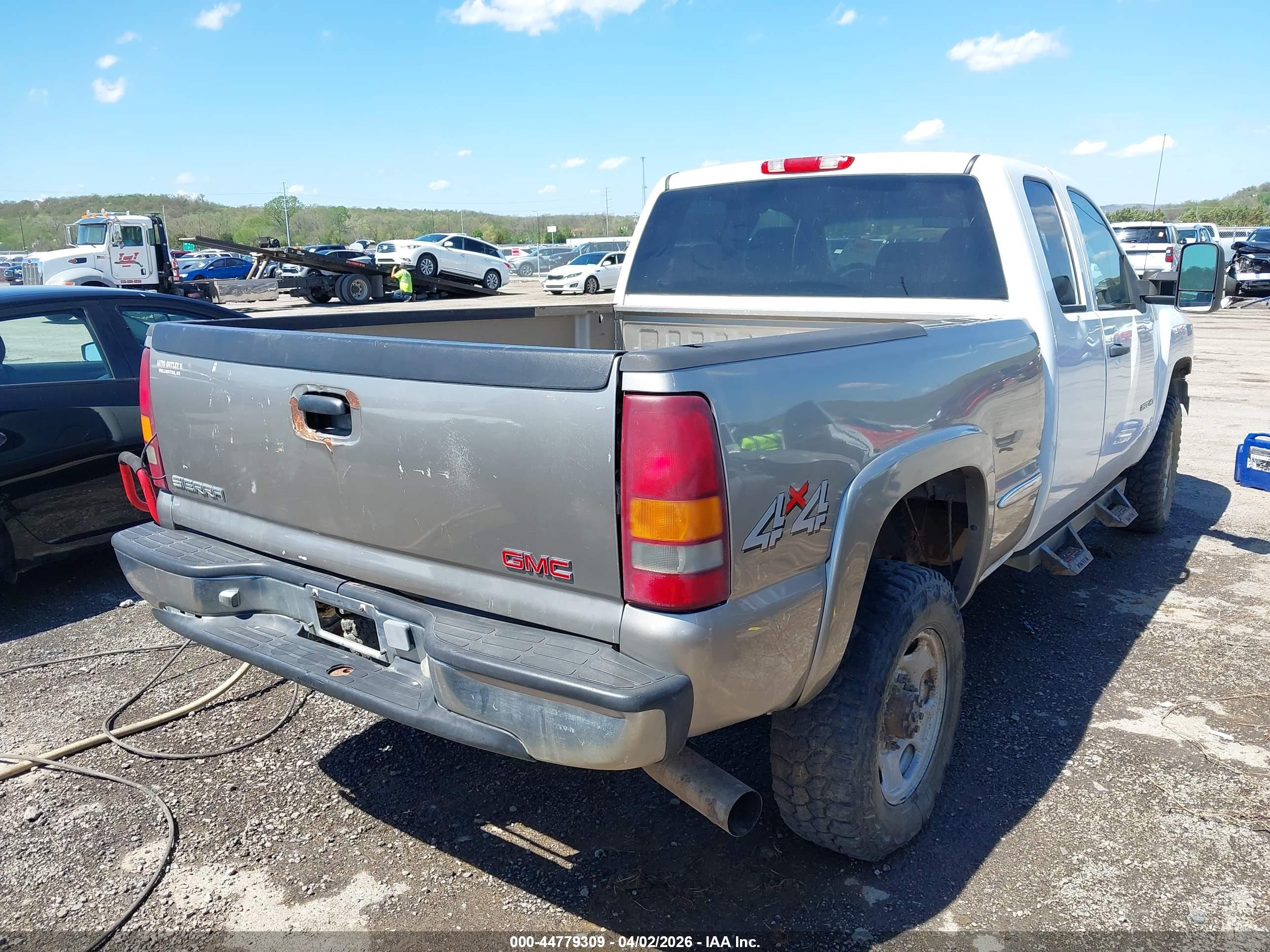 CHEVROLET SILVERADO image 4