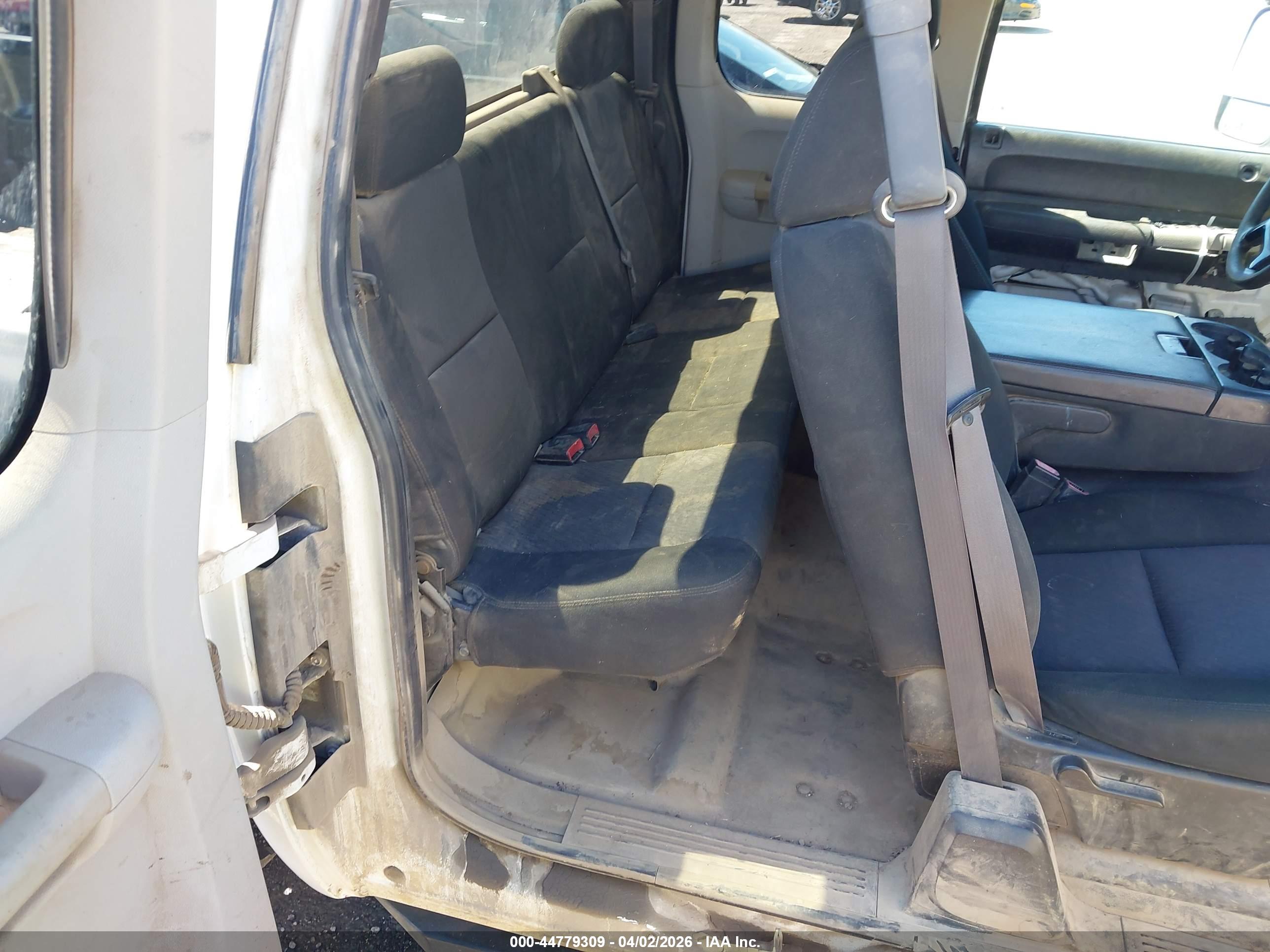 CHEVROLET SILVERADO image 8