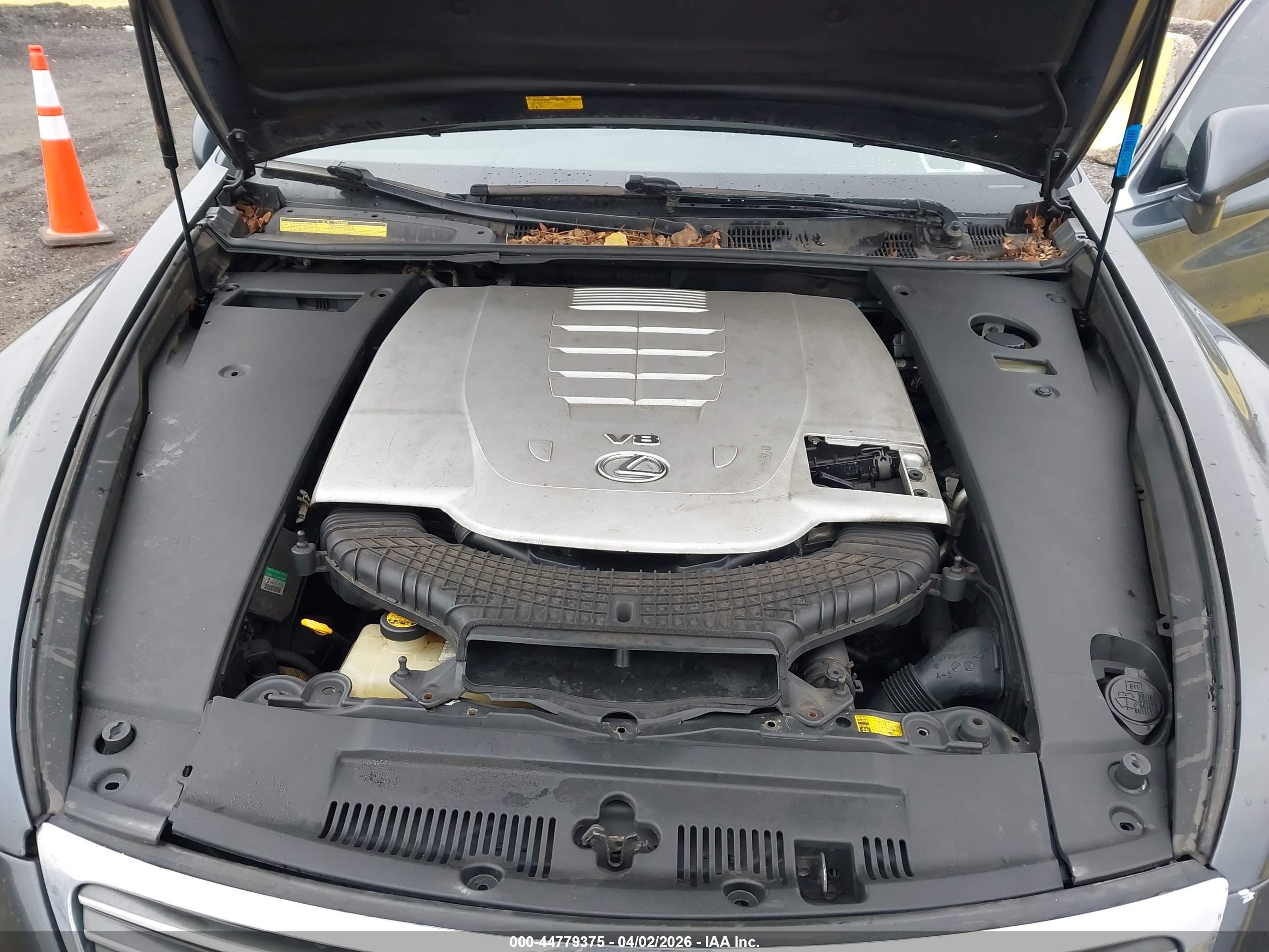 LEXUS LS image 10