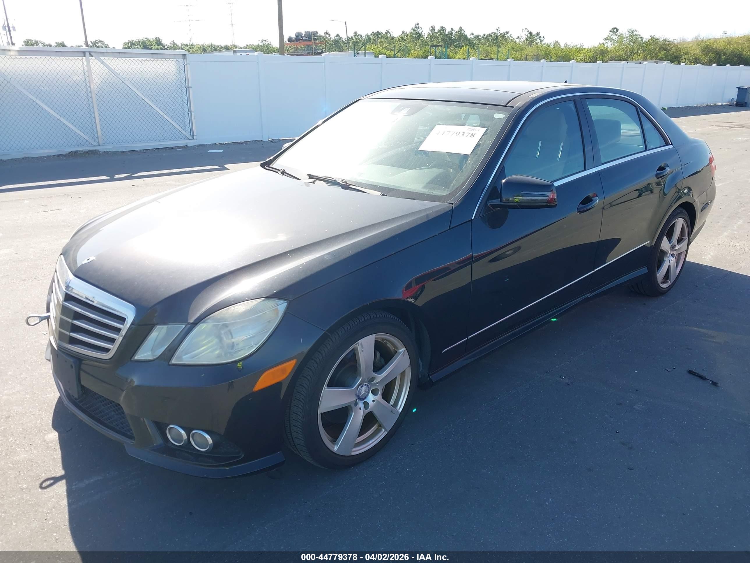MERCEDES-BENZ E image 2