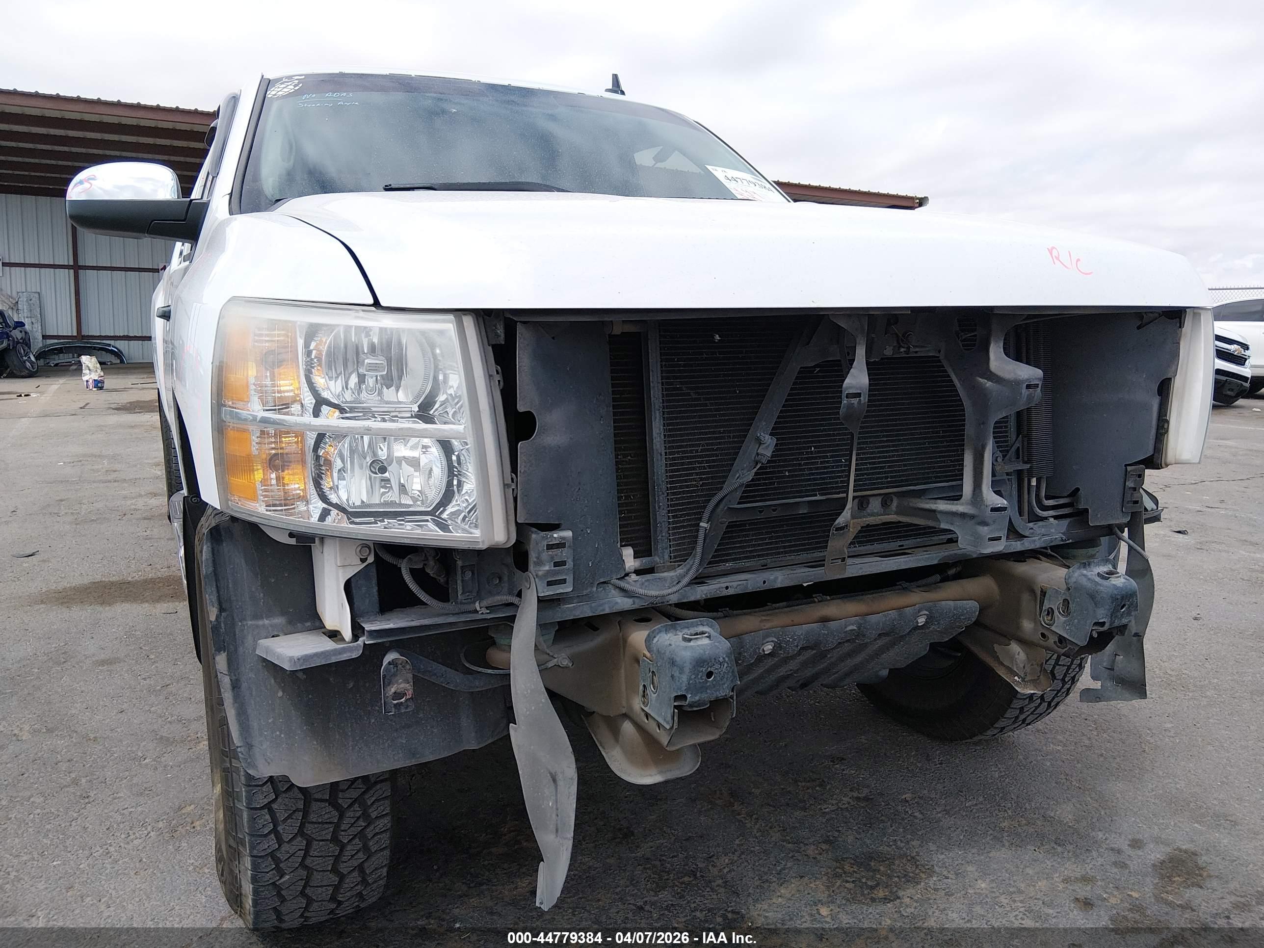 CHEVROLET SILVERADO image 6
