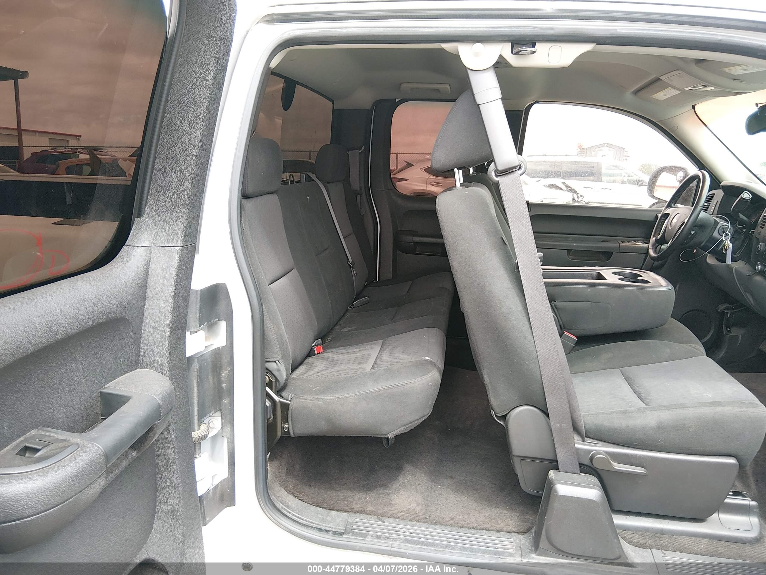 CHEVROLET SILVERADO image 8