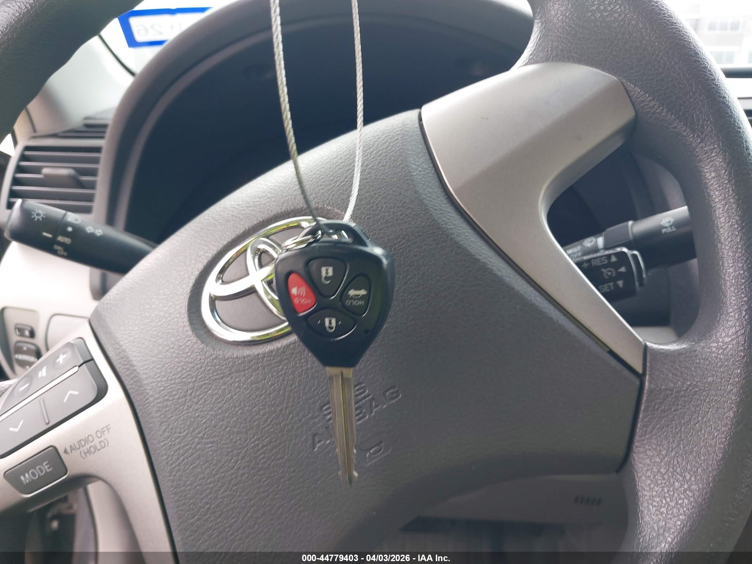 TOYOTA CAMRY image 11