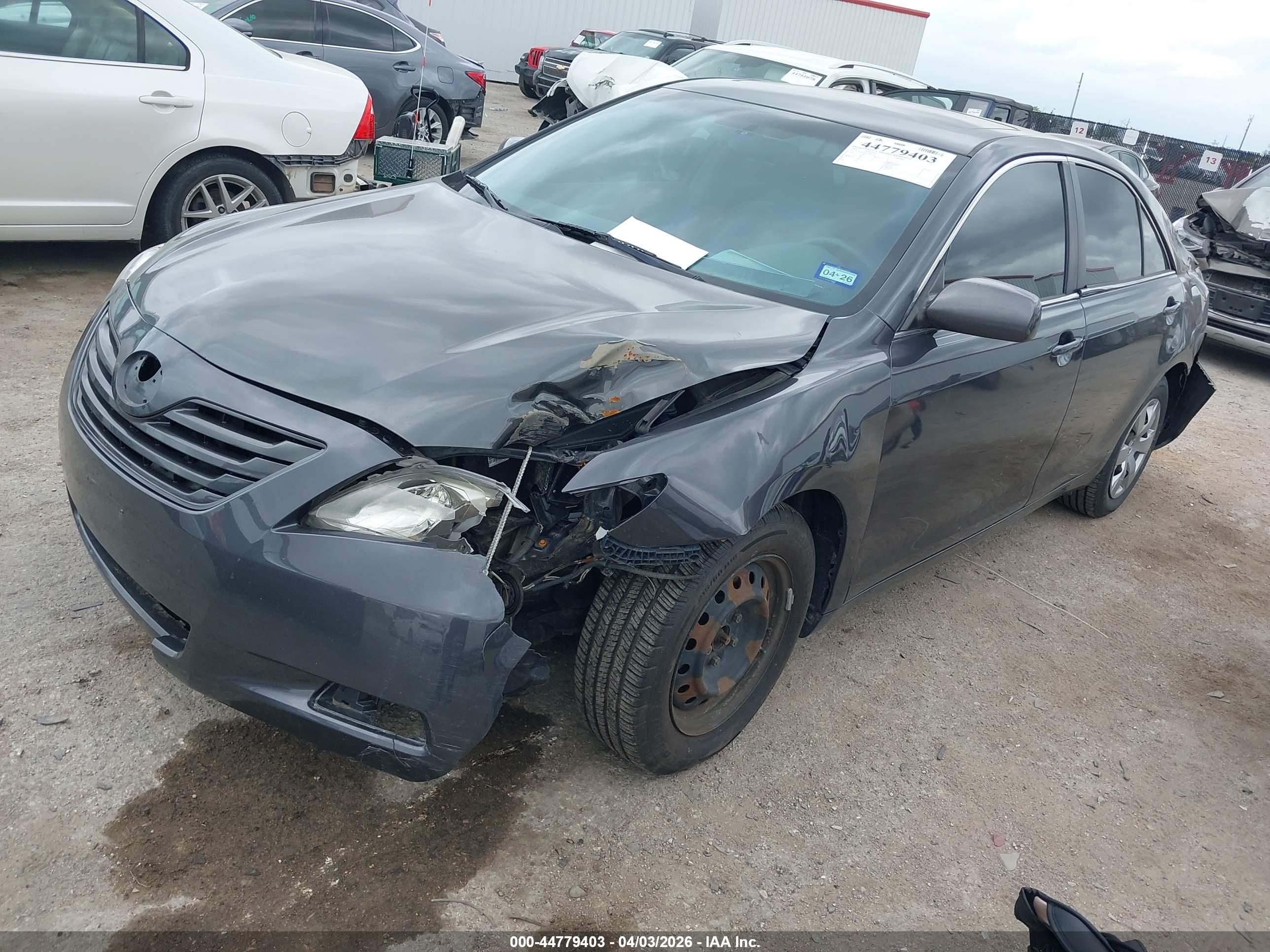 TOYOTA CAMRY image 2