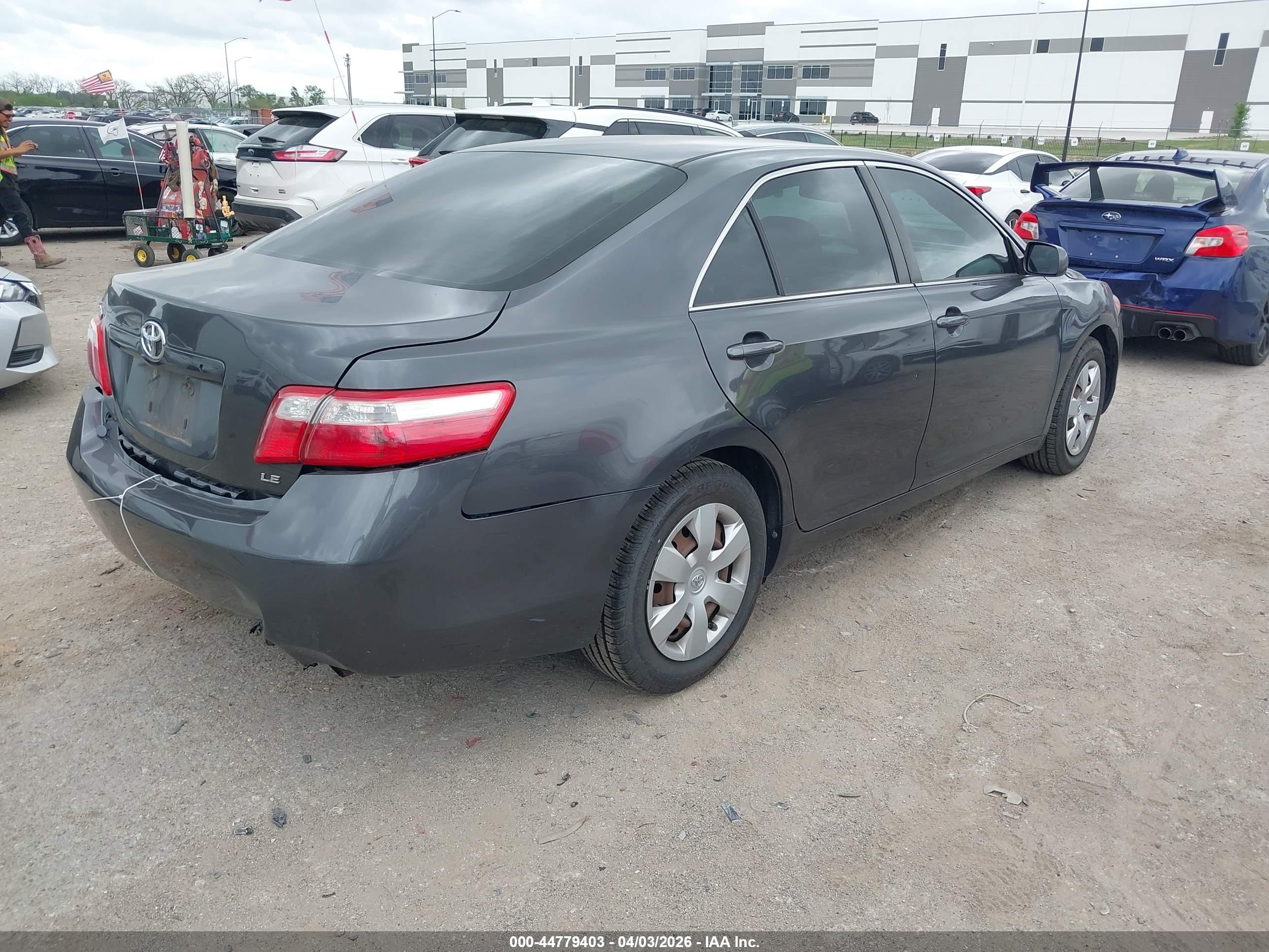 TOYOTA CAMRY image 4
