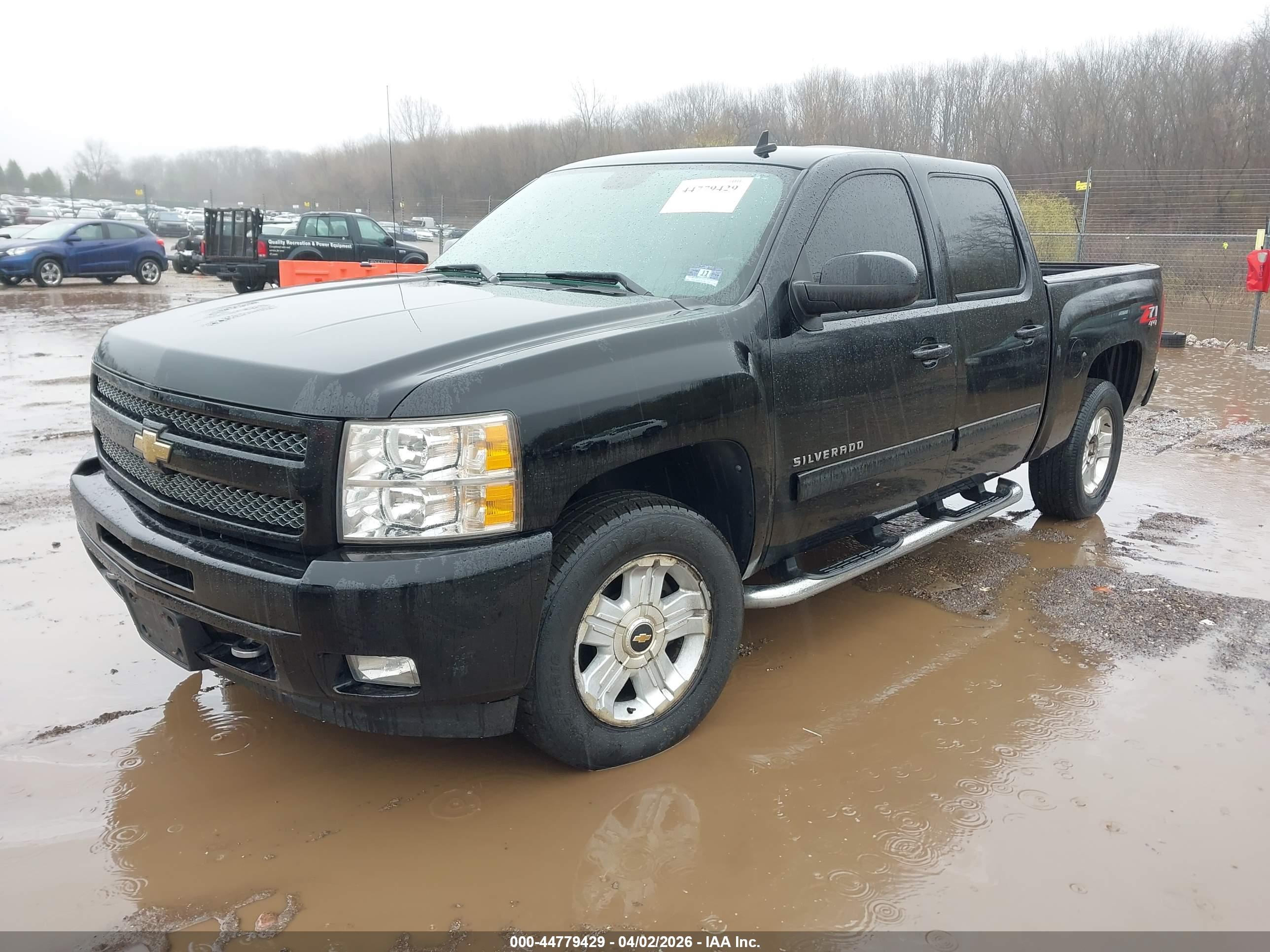 CHEVROLET SILVERADO image 2