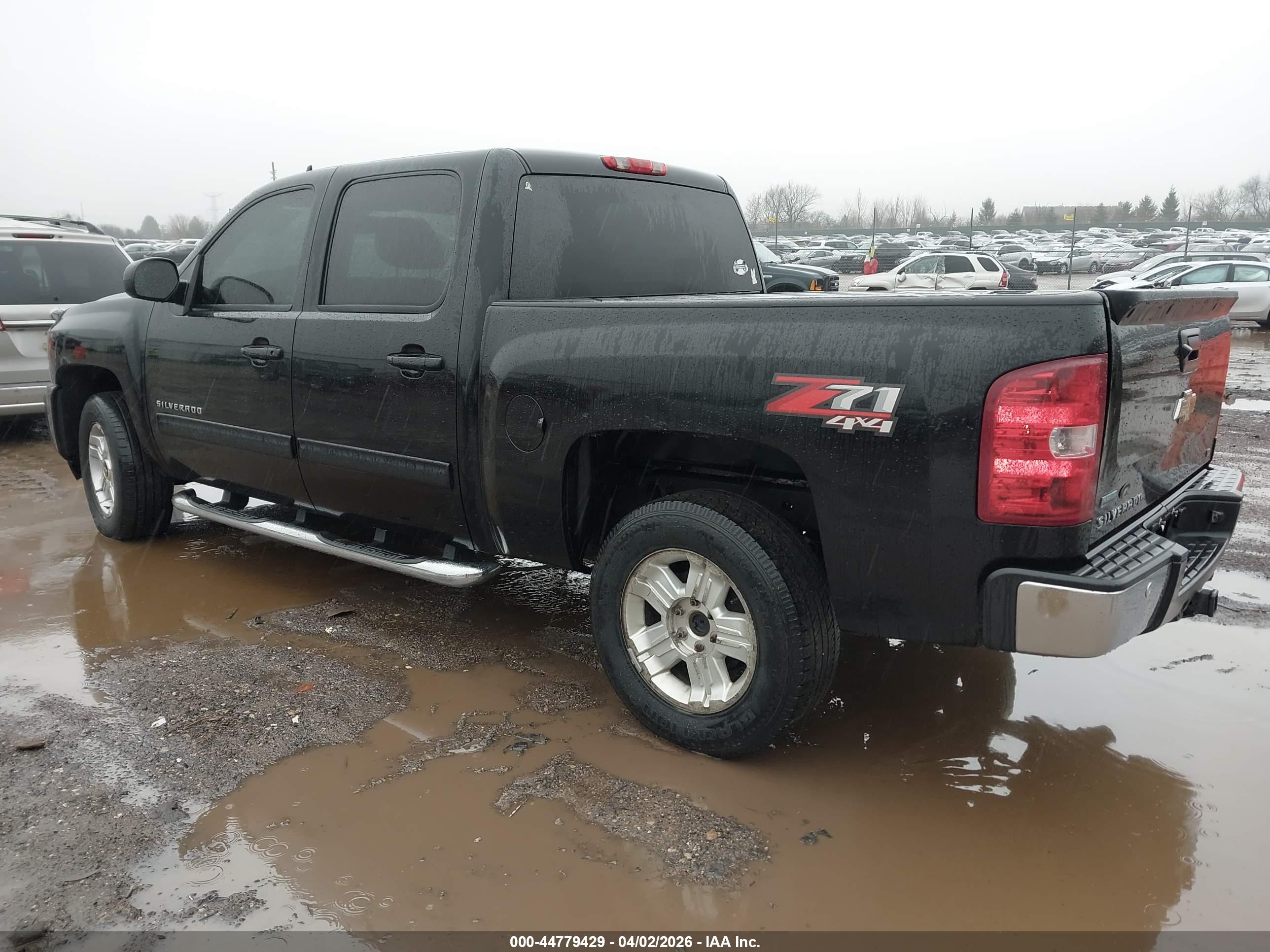 CHEVROLET SILVERADO image 3