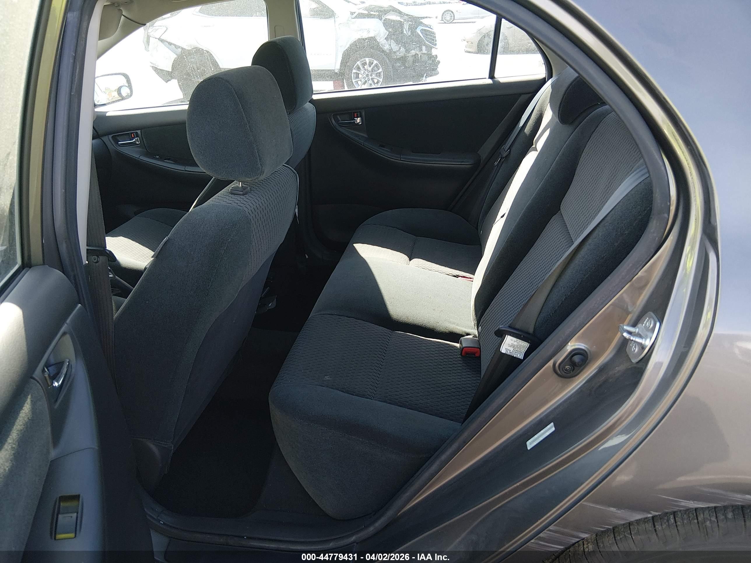 TOYOTA COROLLA image 8
