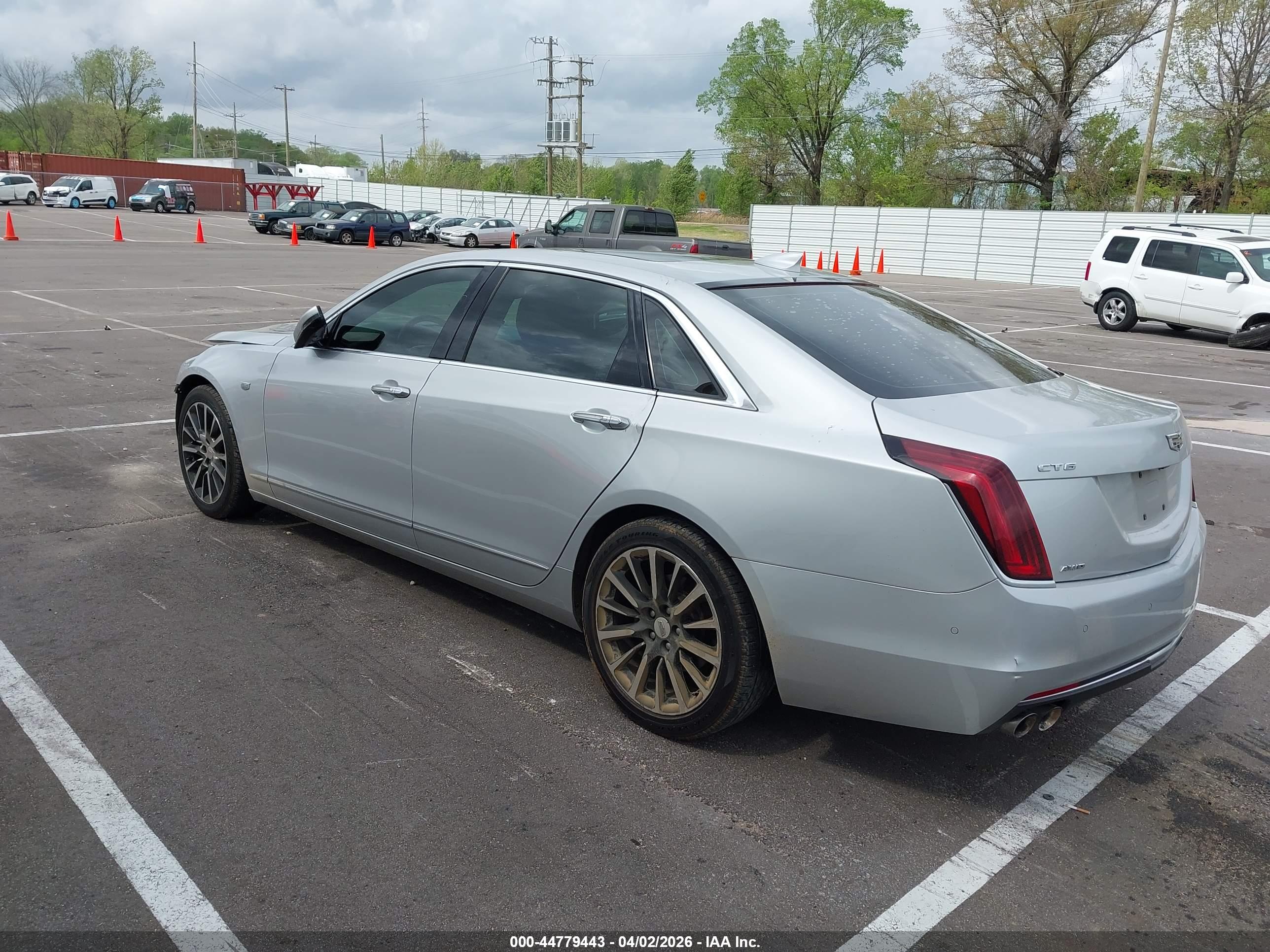 CADILLAC CT6 image 3