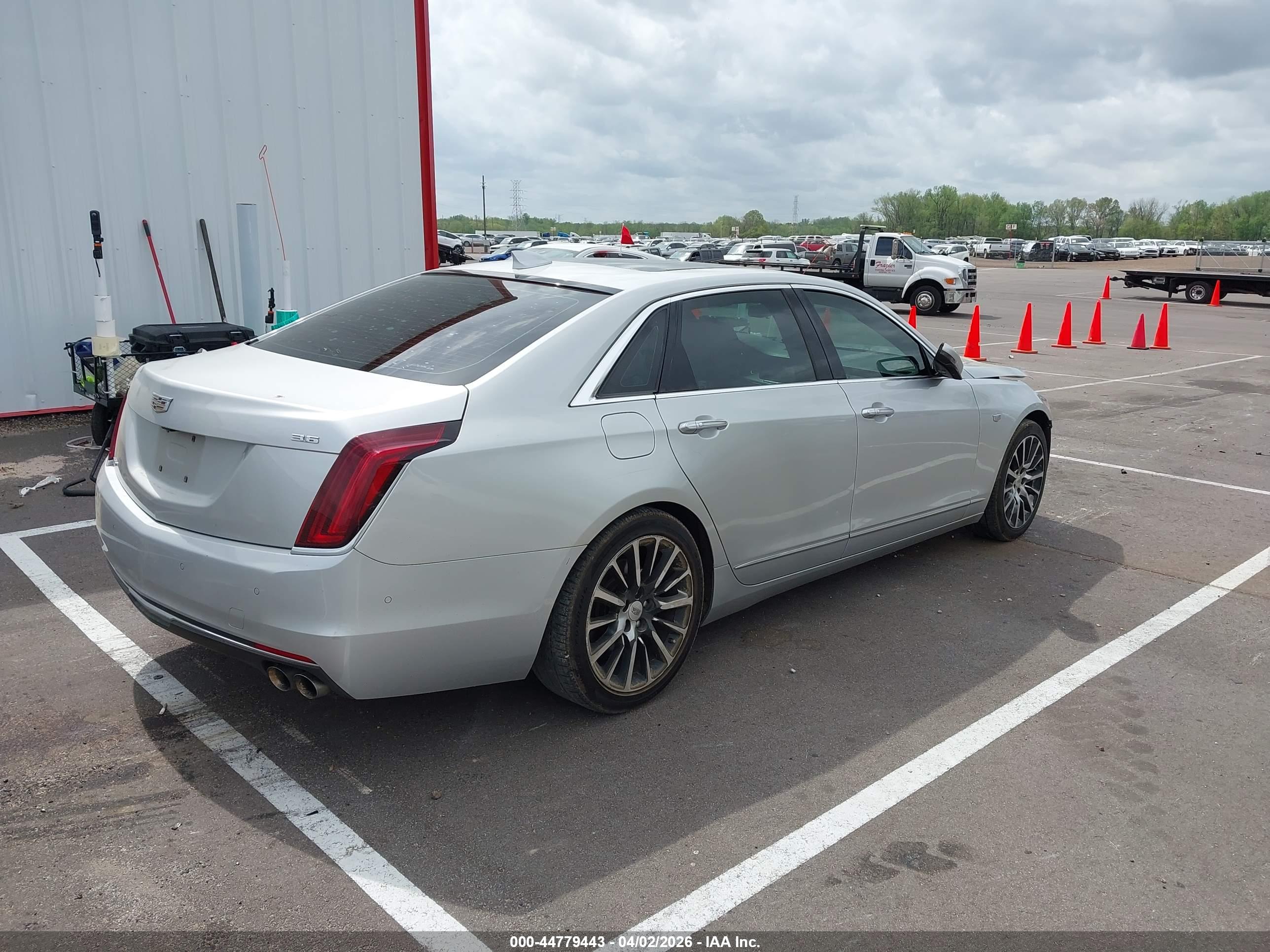 CADILLAC CT6 image 4