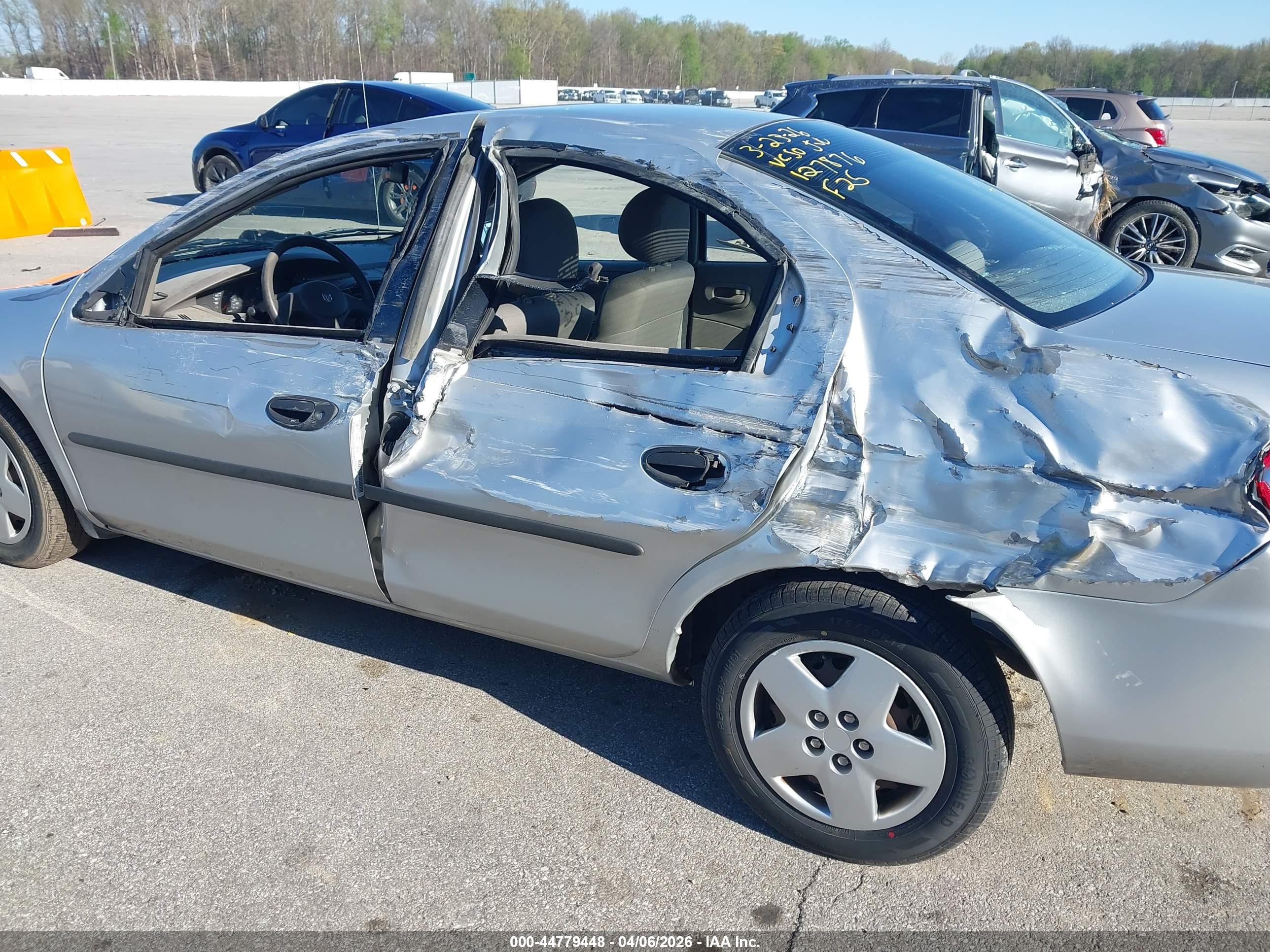 DODGE NEON image 6