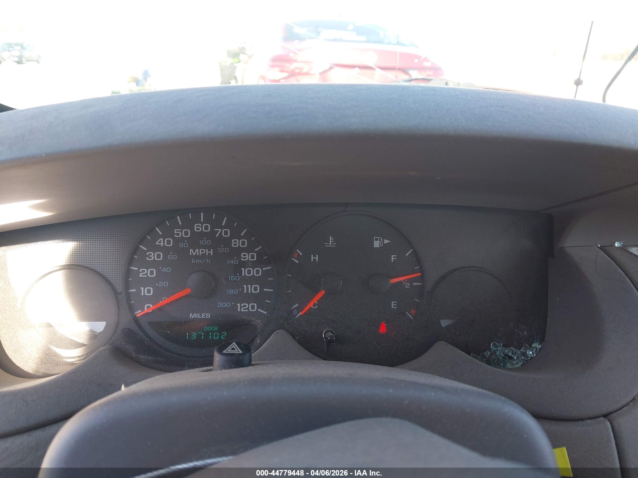 DODGE NEON image 7