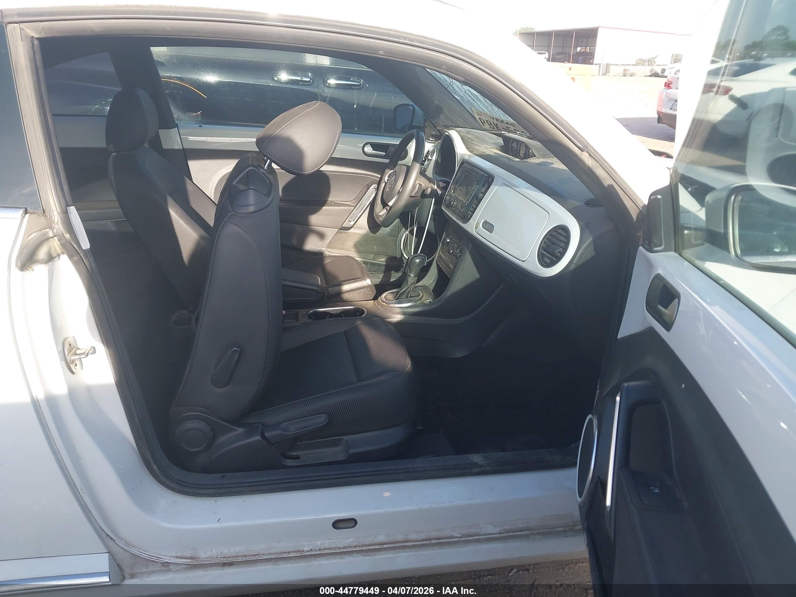 VOLKSWAGEN BEETLE image 5