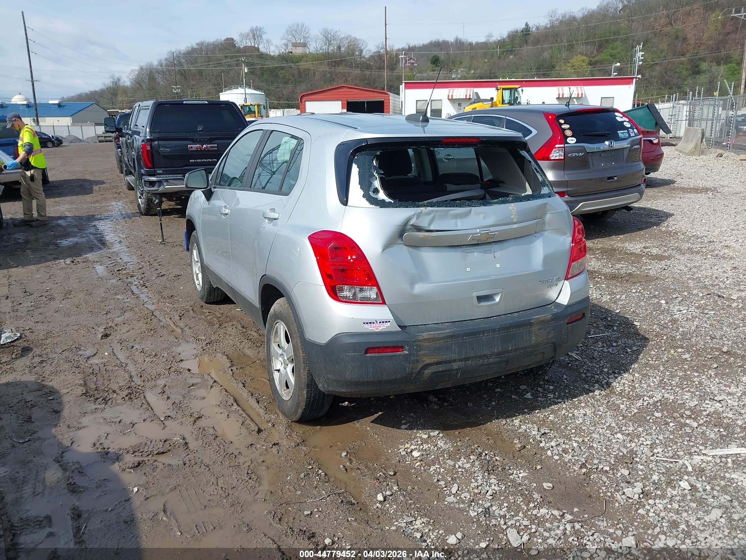 CHEVROLET TRAX image 3