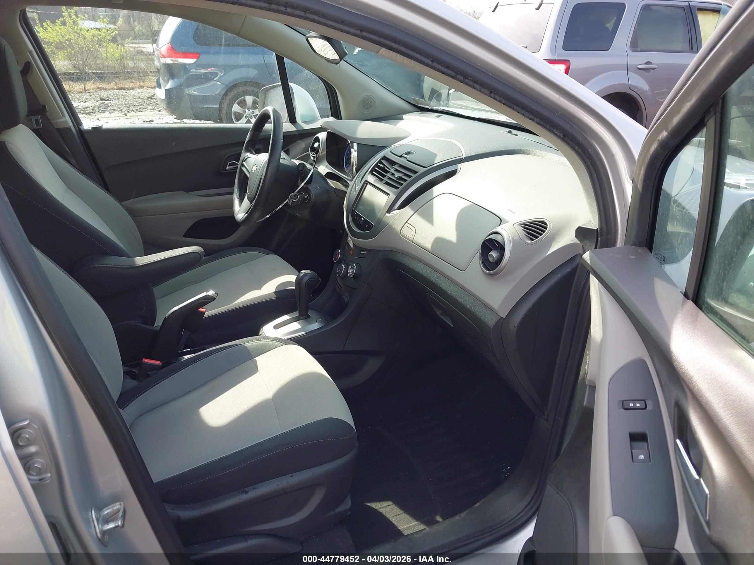 CHEVROLET TRAX image 5
