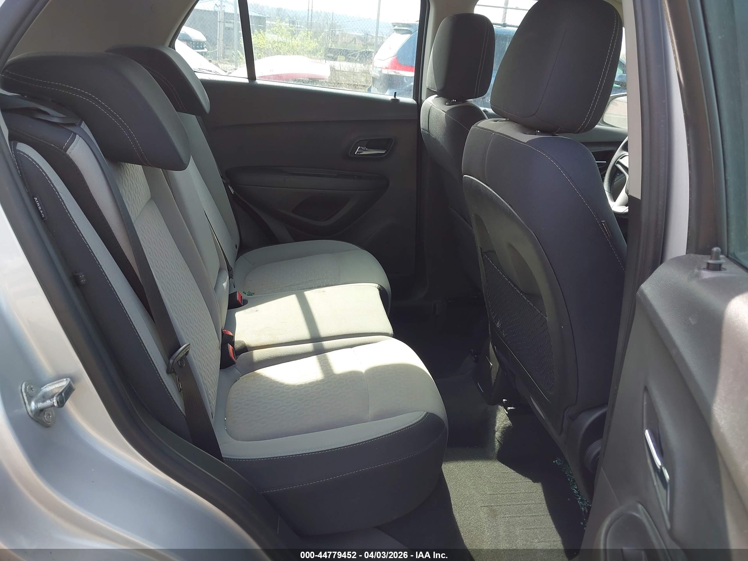 CHEVROLET TRAX image 8
