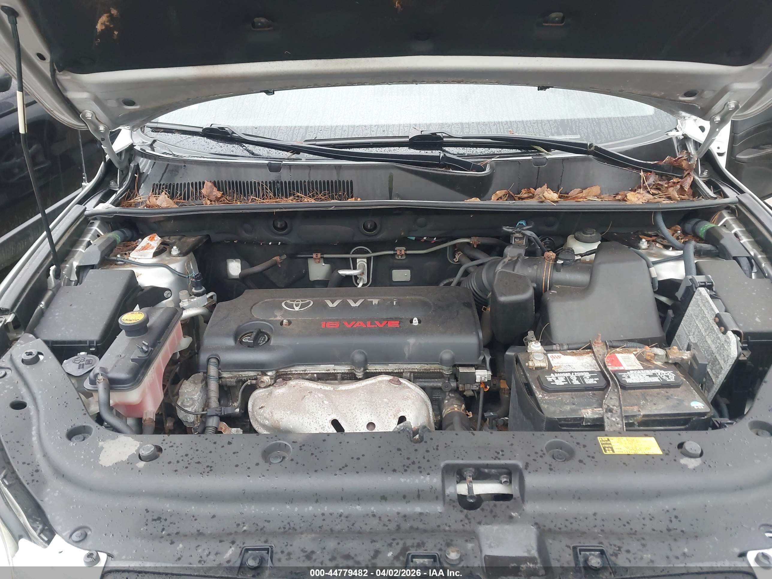 TOYOTA RAV4 image 10