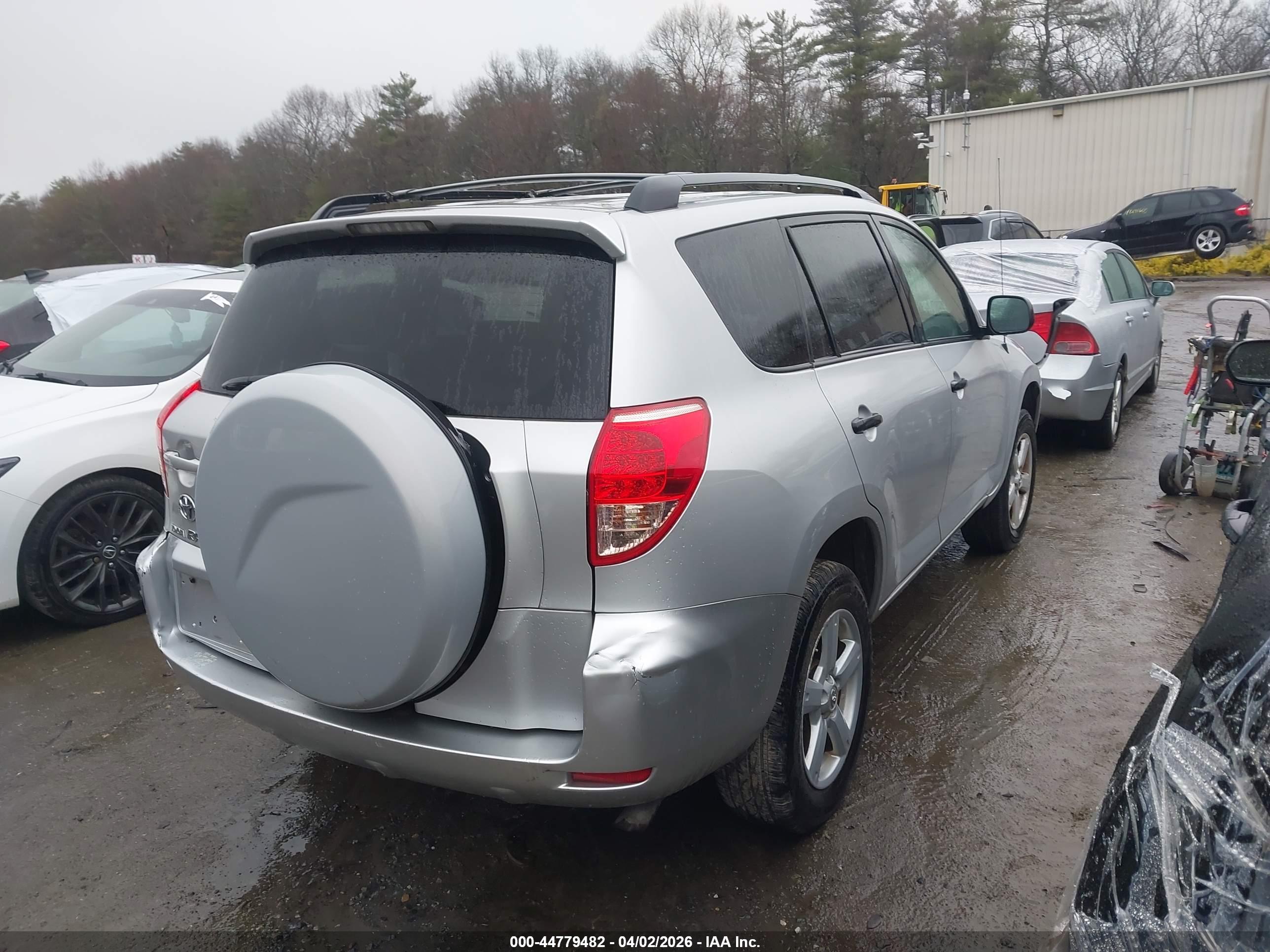 TOYOTA RAV4 image 4