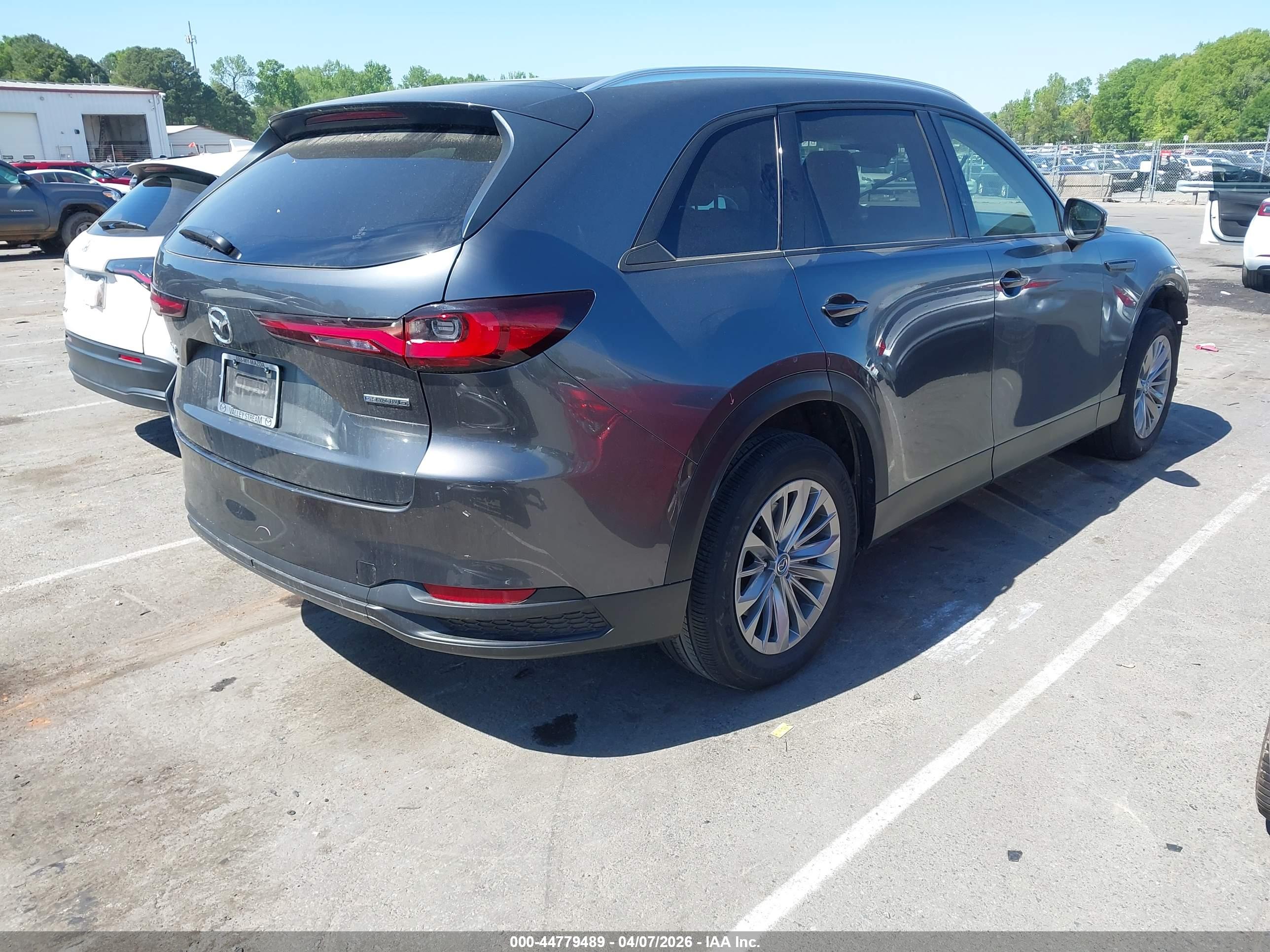 MAZDA CX-90 image 4