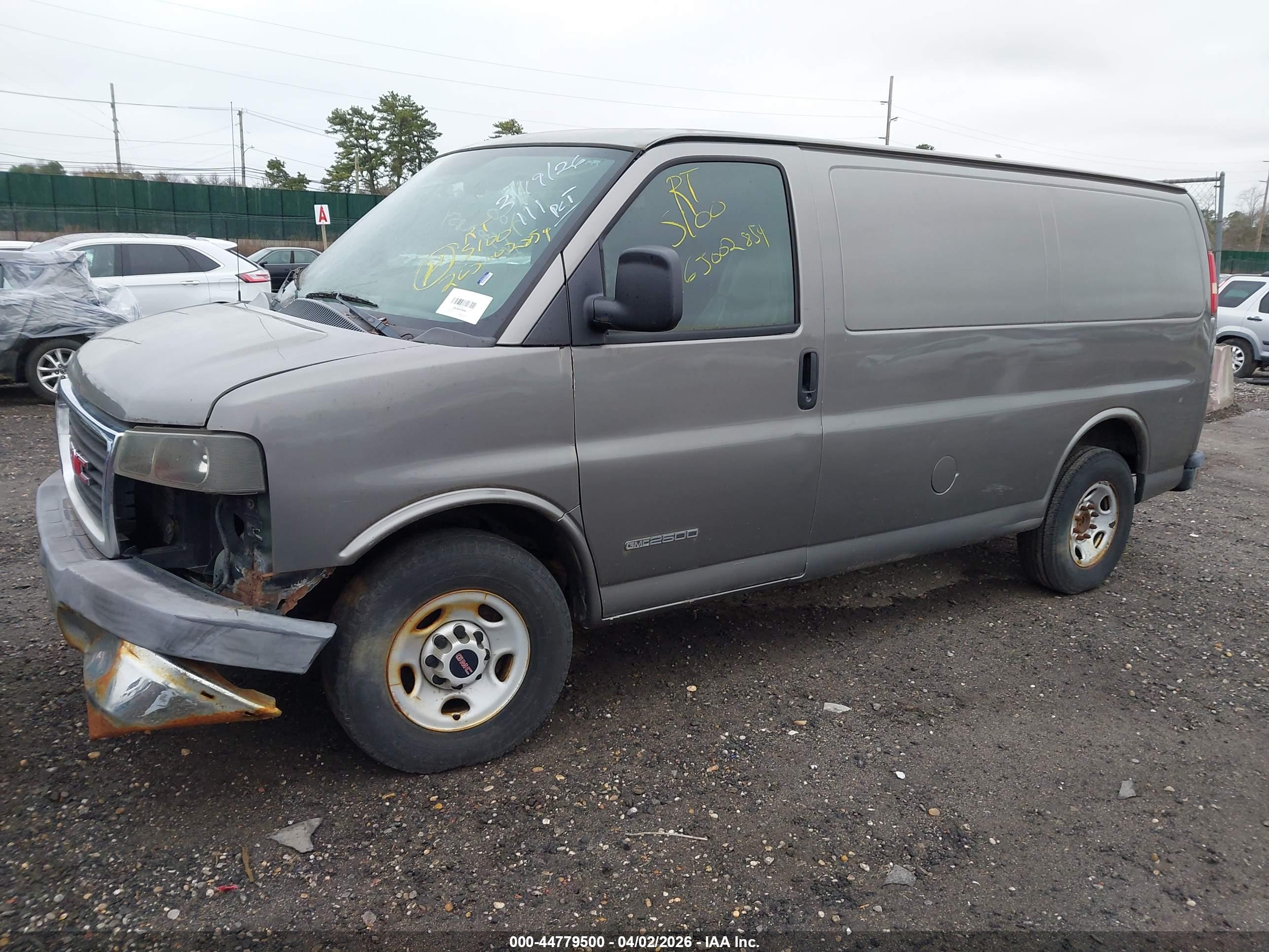 GMC SAVANA image 2