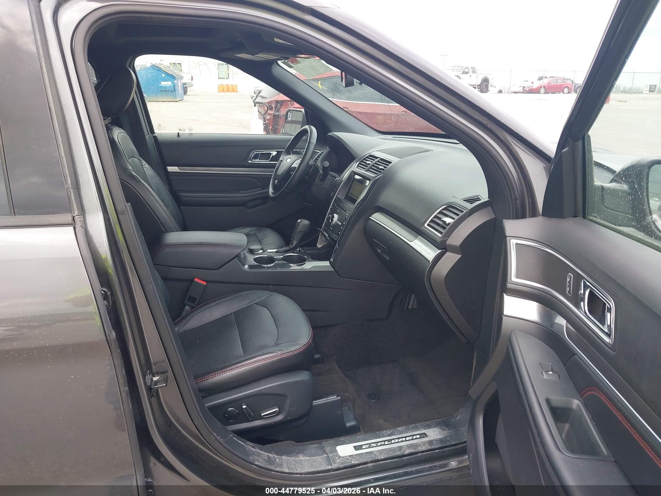 FORD EXPLORER image 5