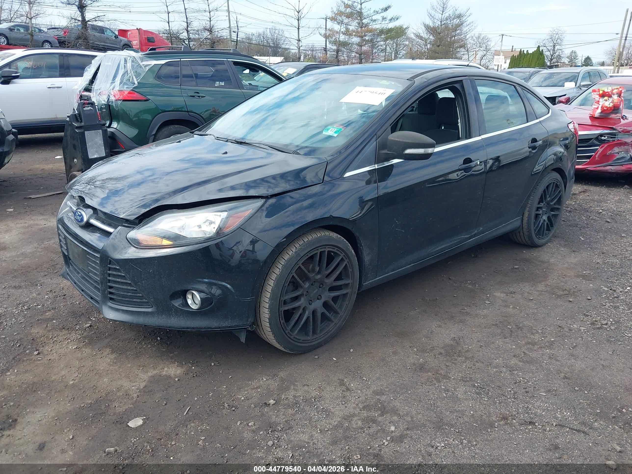 FORD FOCUS image 2