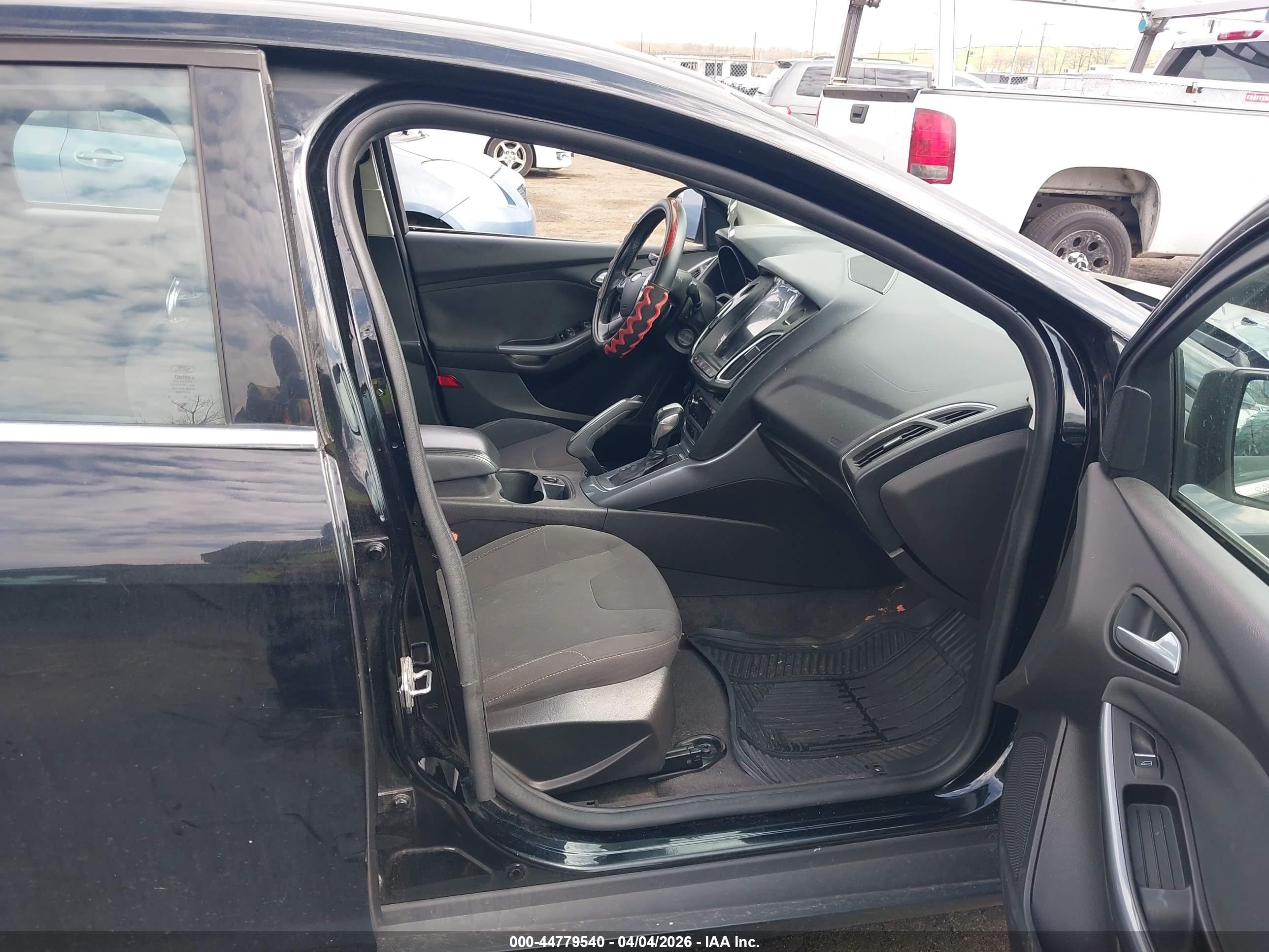 FORD FOCUS image 5