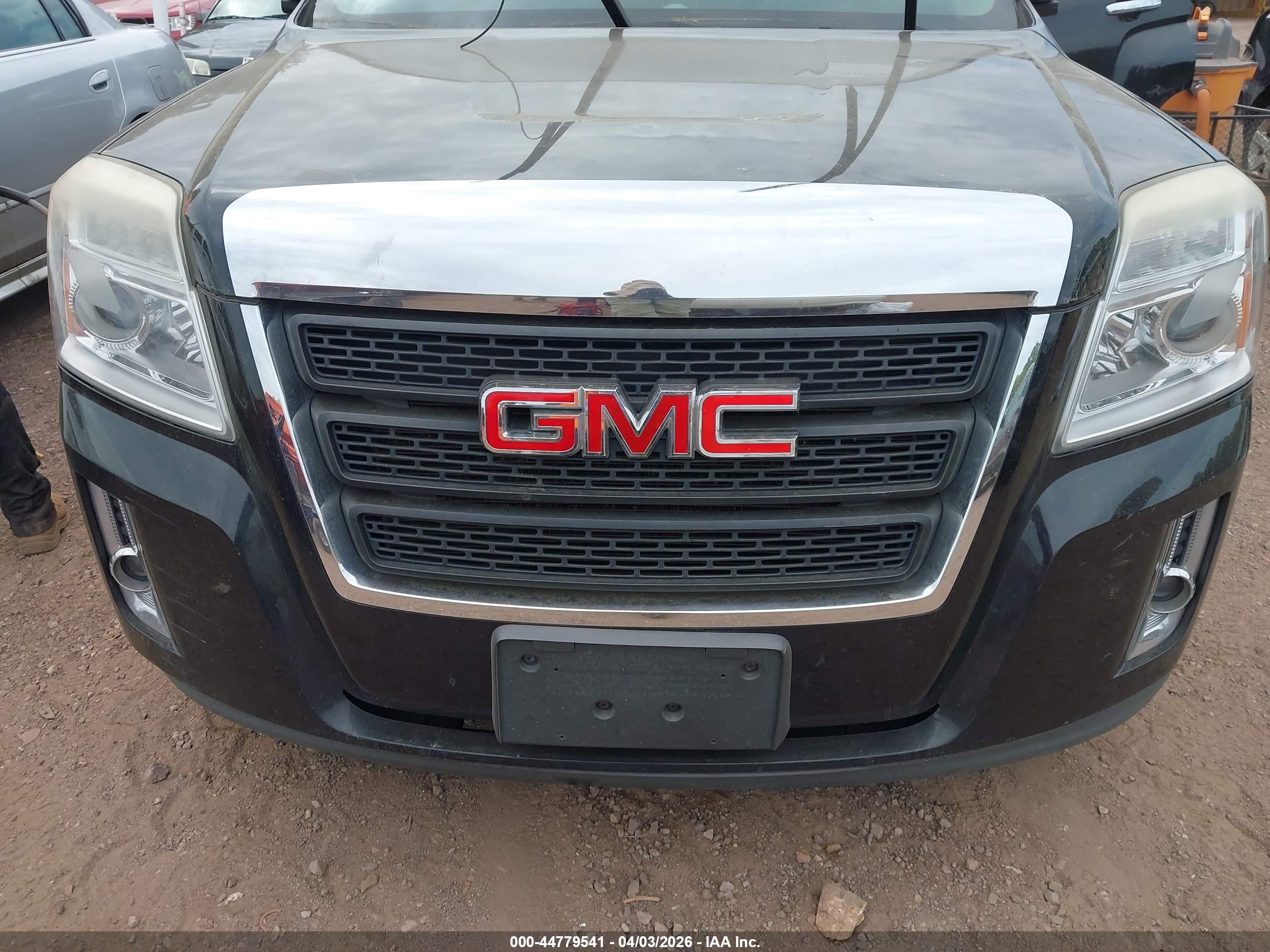 GMC TERRAIN image 6