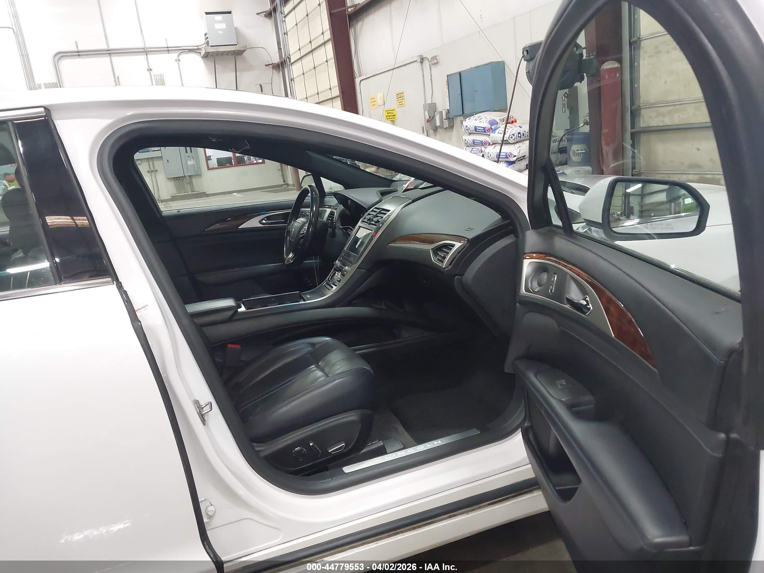 LINCOLN MKZ image 5