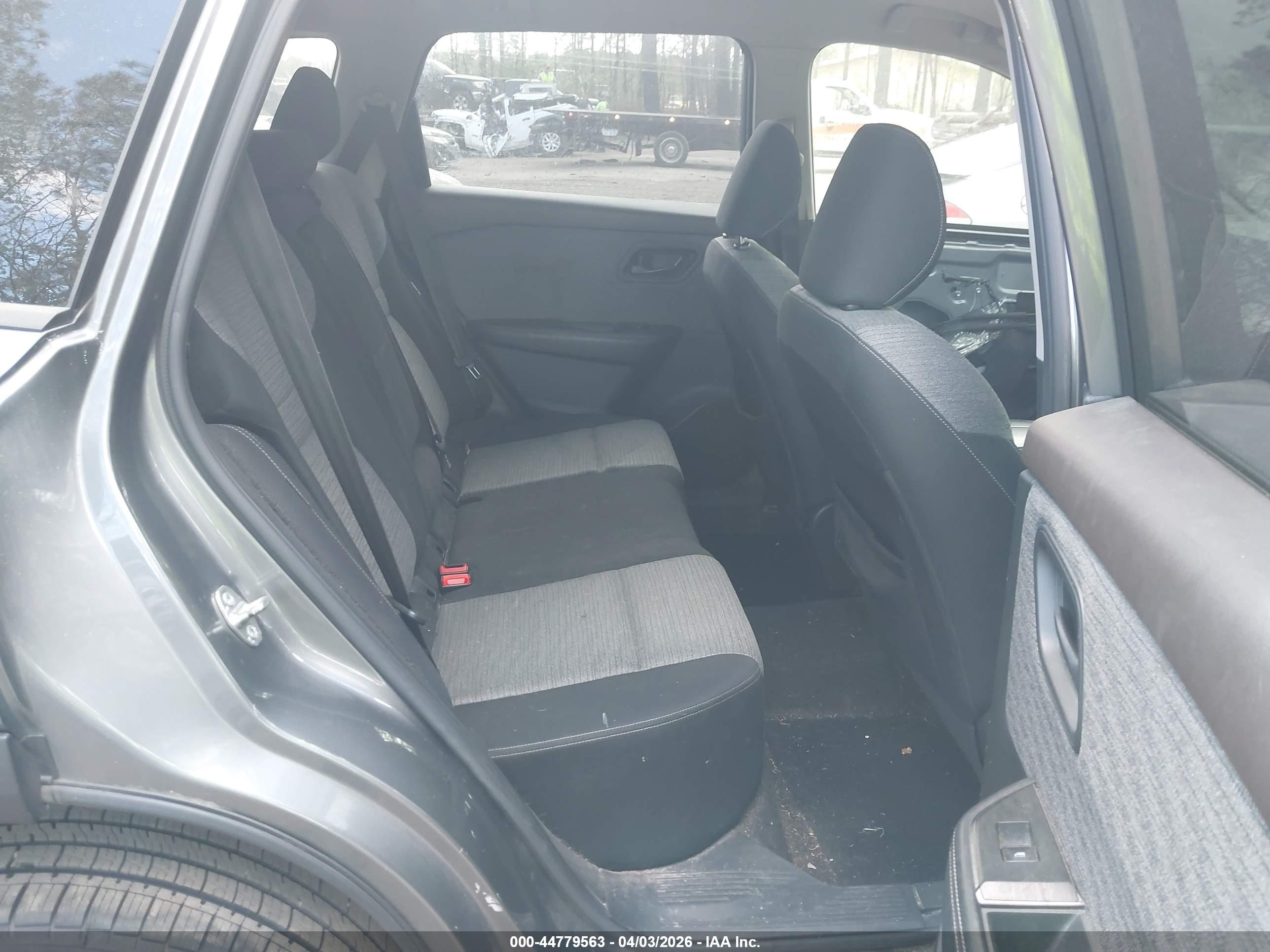 NISSAN ROGUE image 8