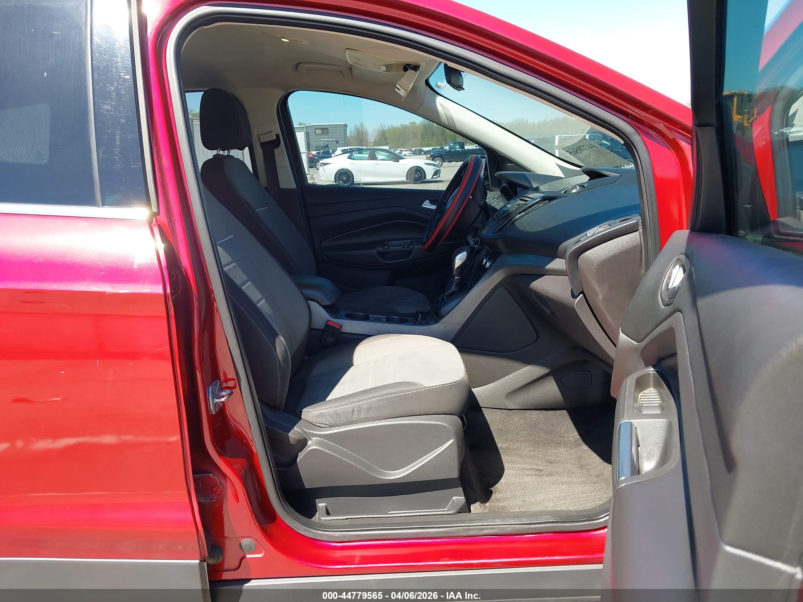 FORD ESCAPE image 5
