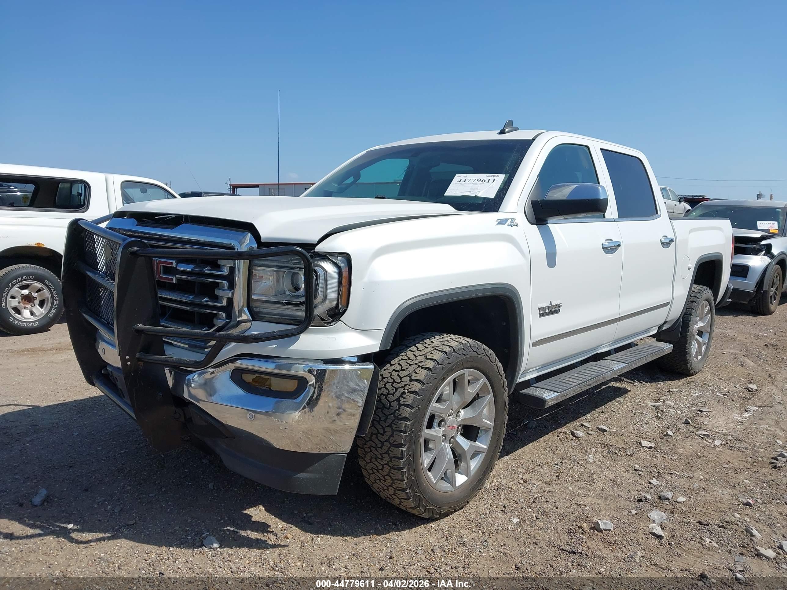 GMC SIERRA image 2