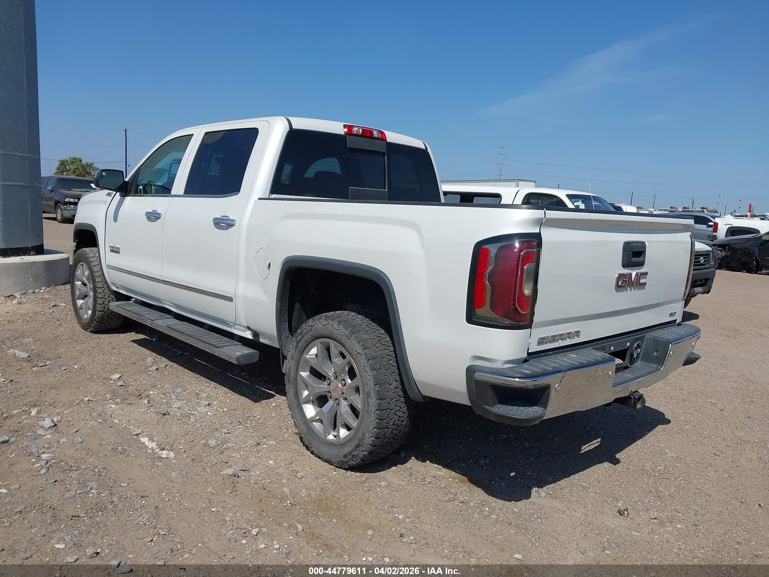 GMC SIERRA image 3