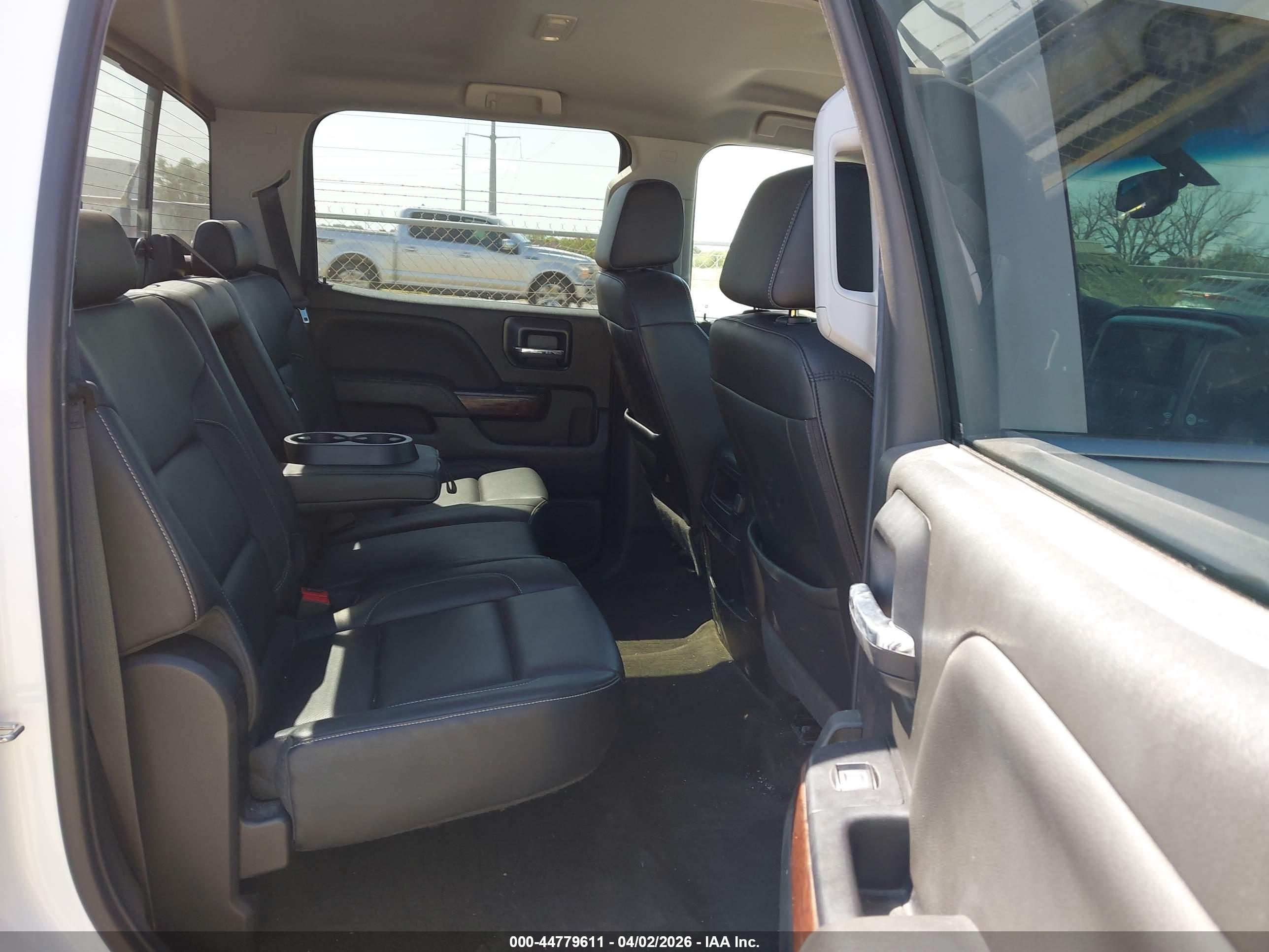 GMC SIERRA image 8