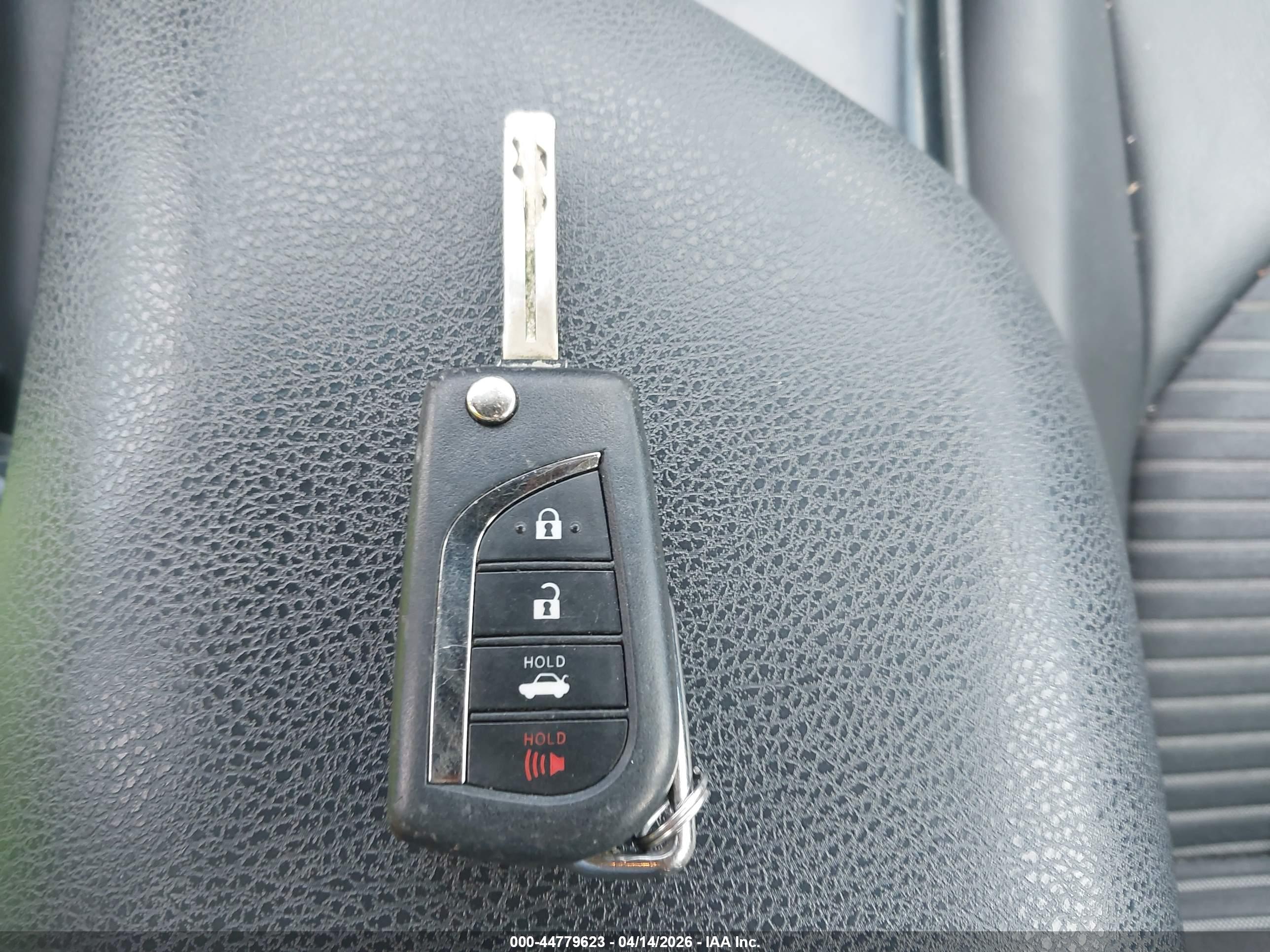TOYOTA CAMRY image 11
