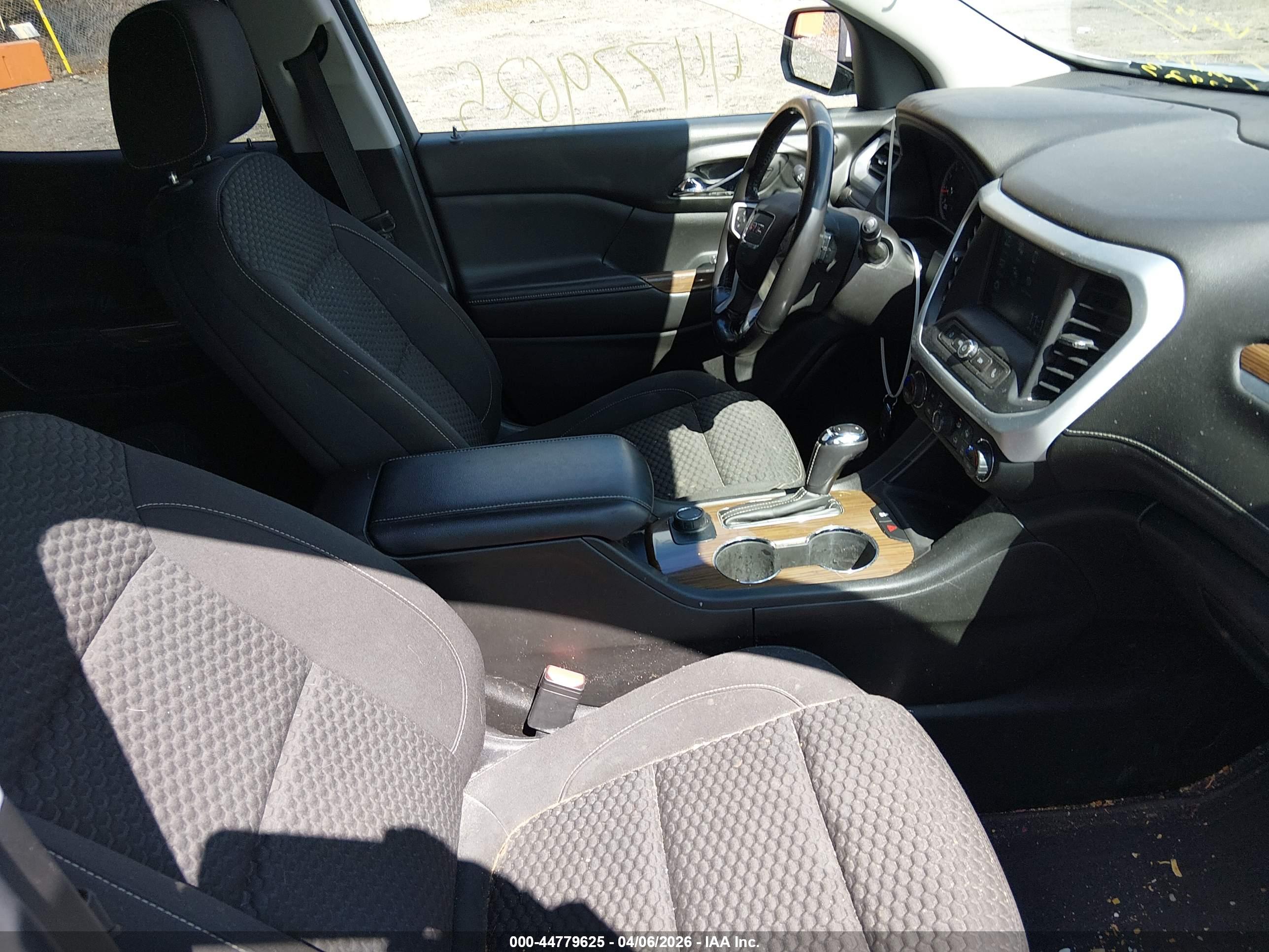 GMC ACADIA image 5