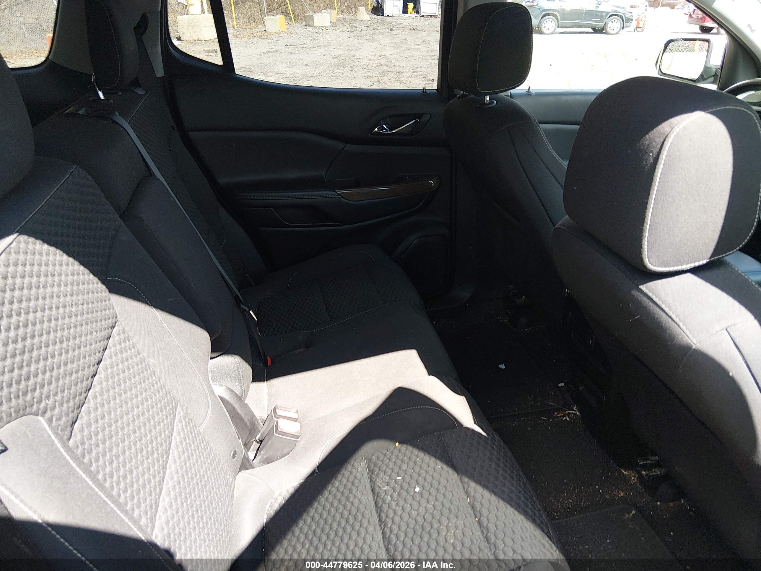 GMC ACADIA image 8