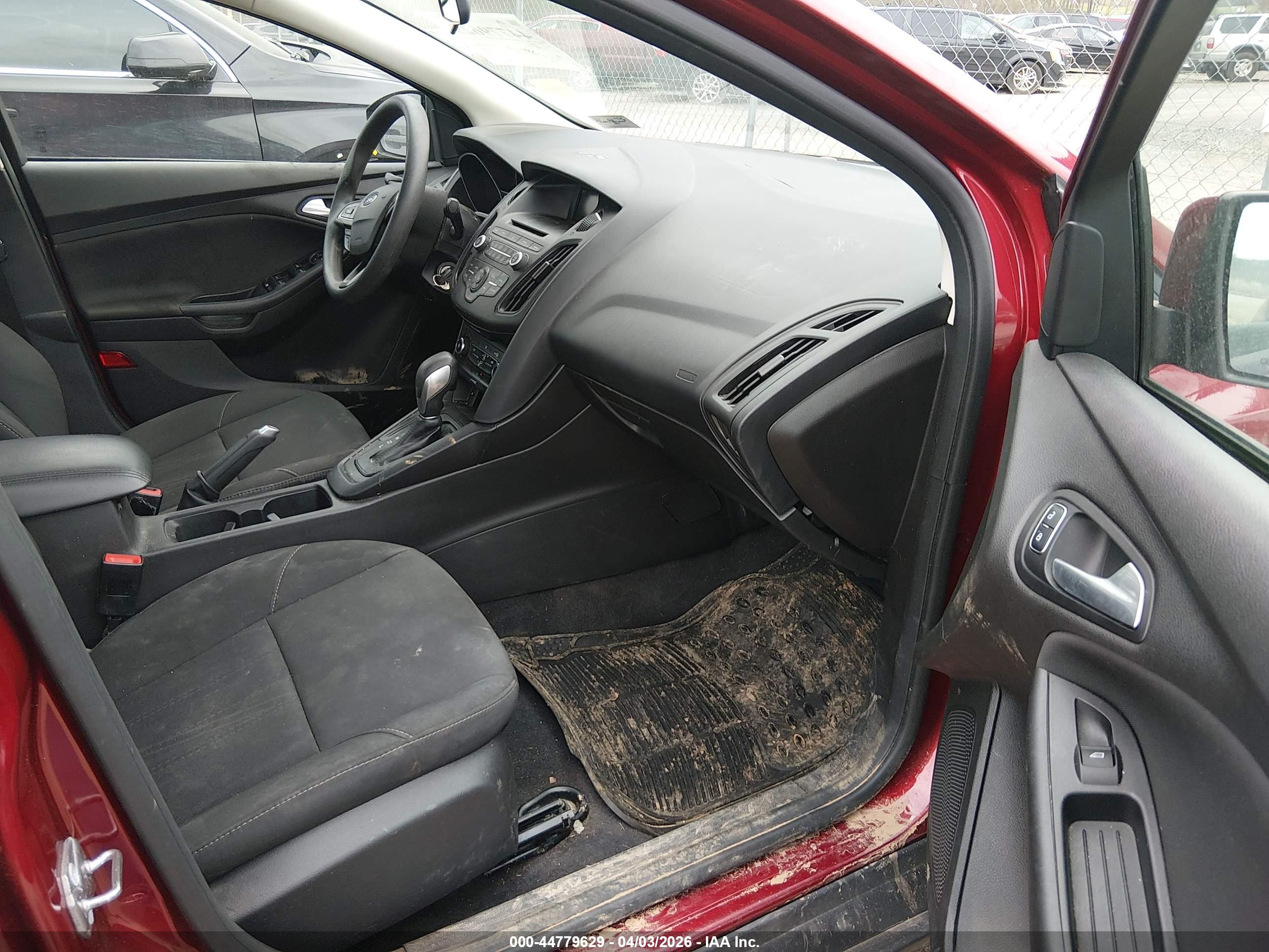 FORD FOCUS image 5