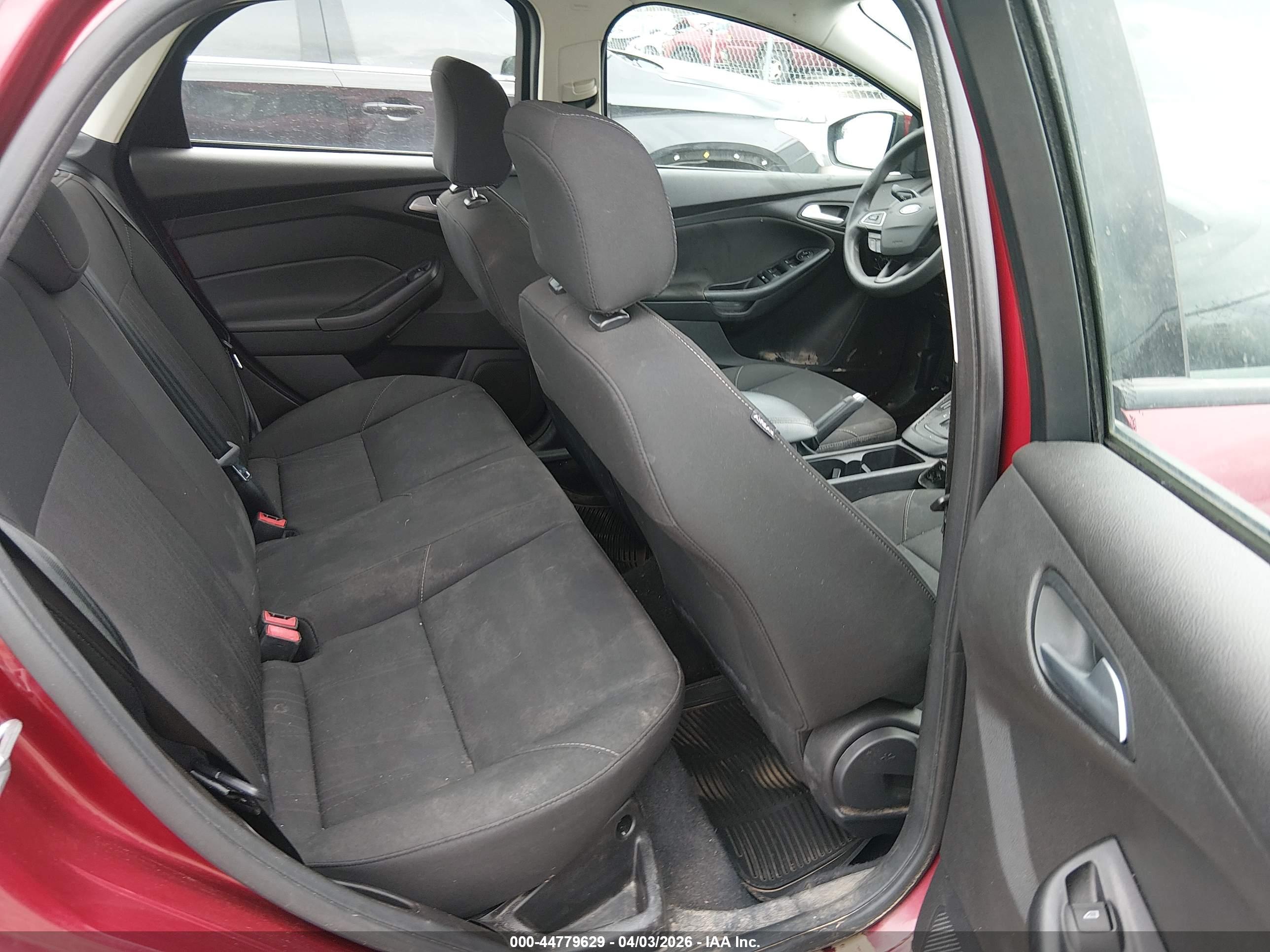 FORD FOCUS image 8