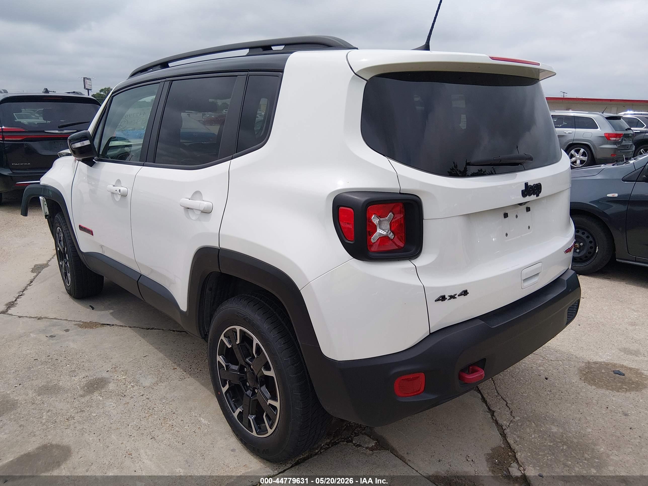 JEEP RENEGADE image 3