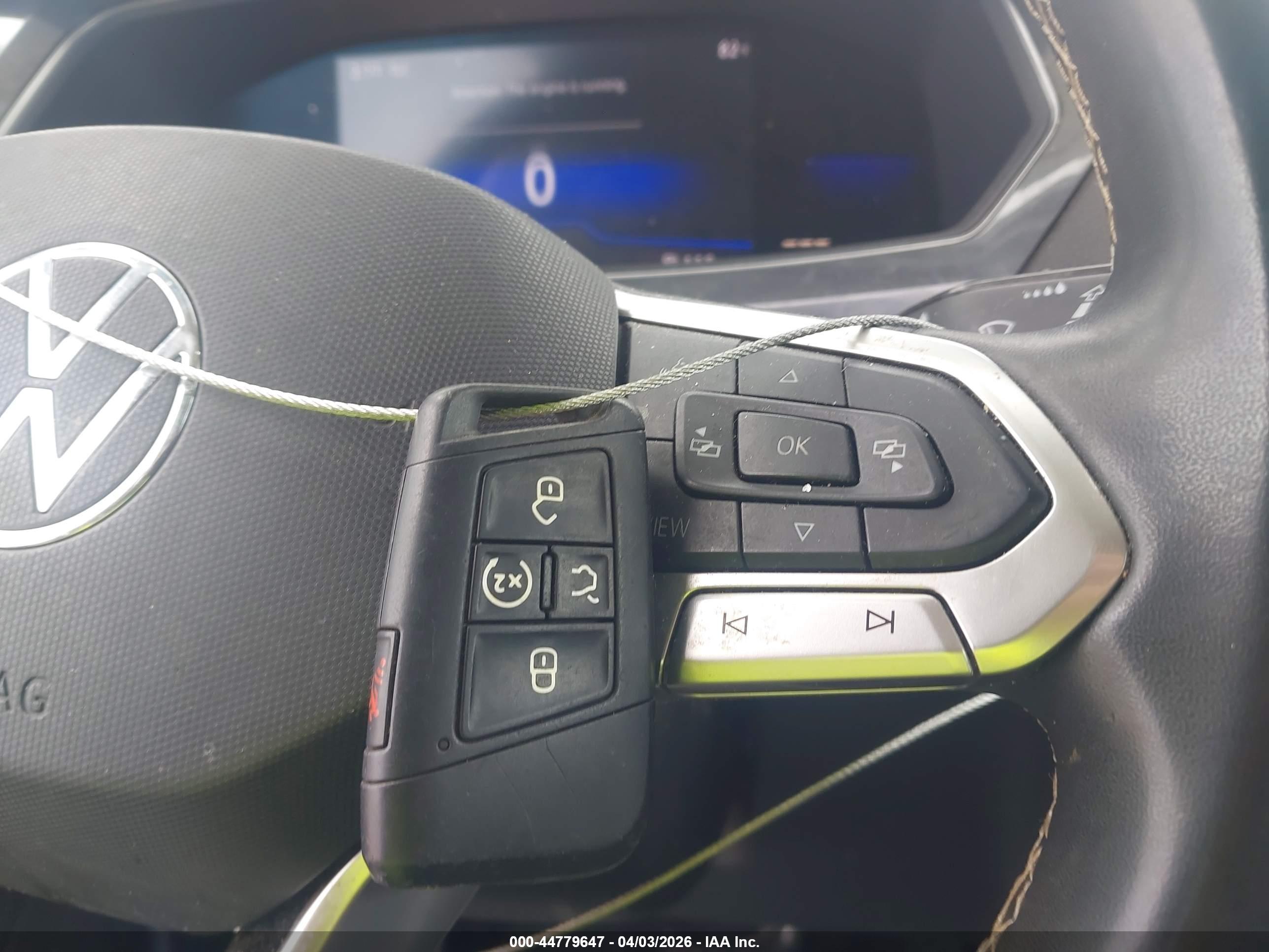 VOLKSWAGEN TIGUAN image 11
