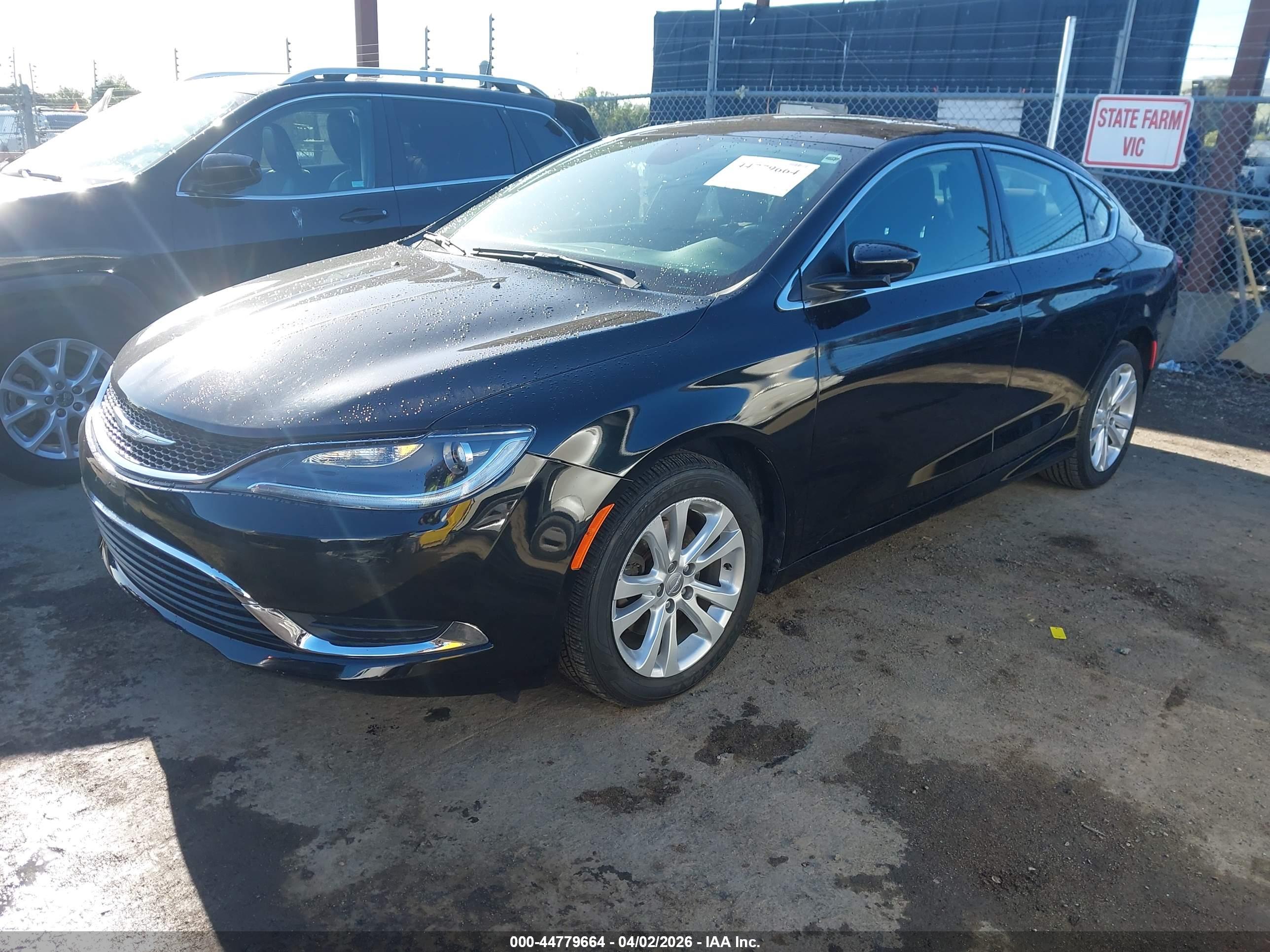 CHRYSLER 200 image 2